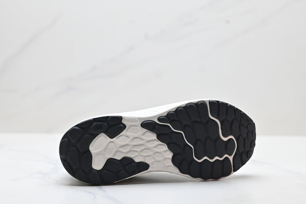 New Balance Fresh Foam Arishi v4 Tiralux Running Shoe MARISTY4