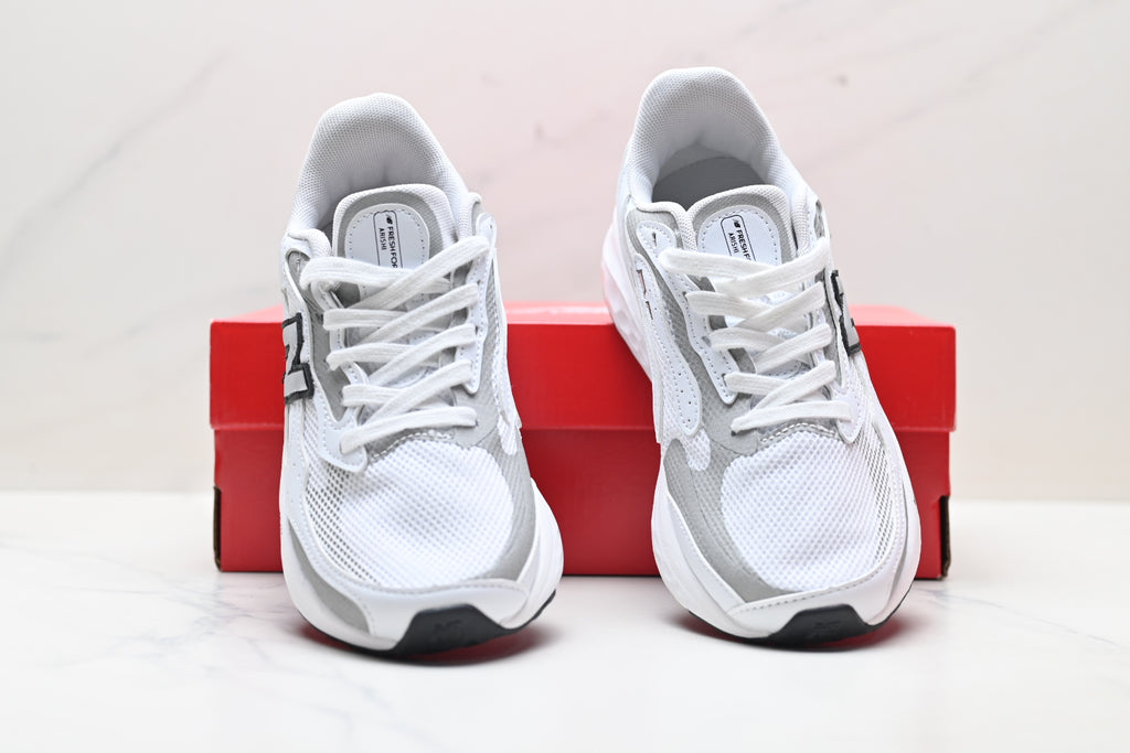 New Balance Fresh Foam Arishi v4 Tiralux Running Shoe WARISTT4