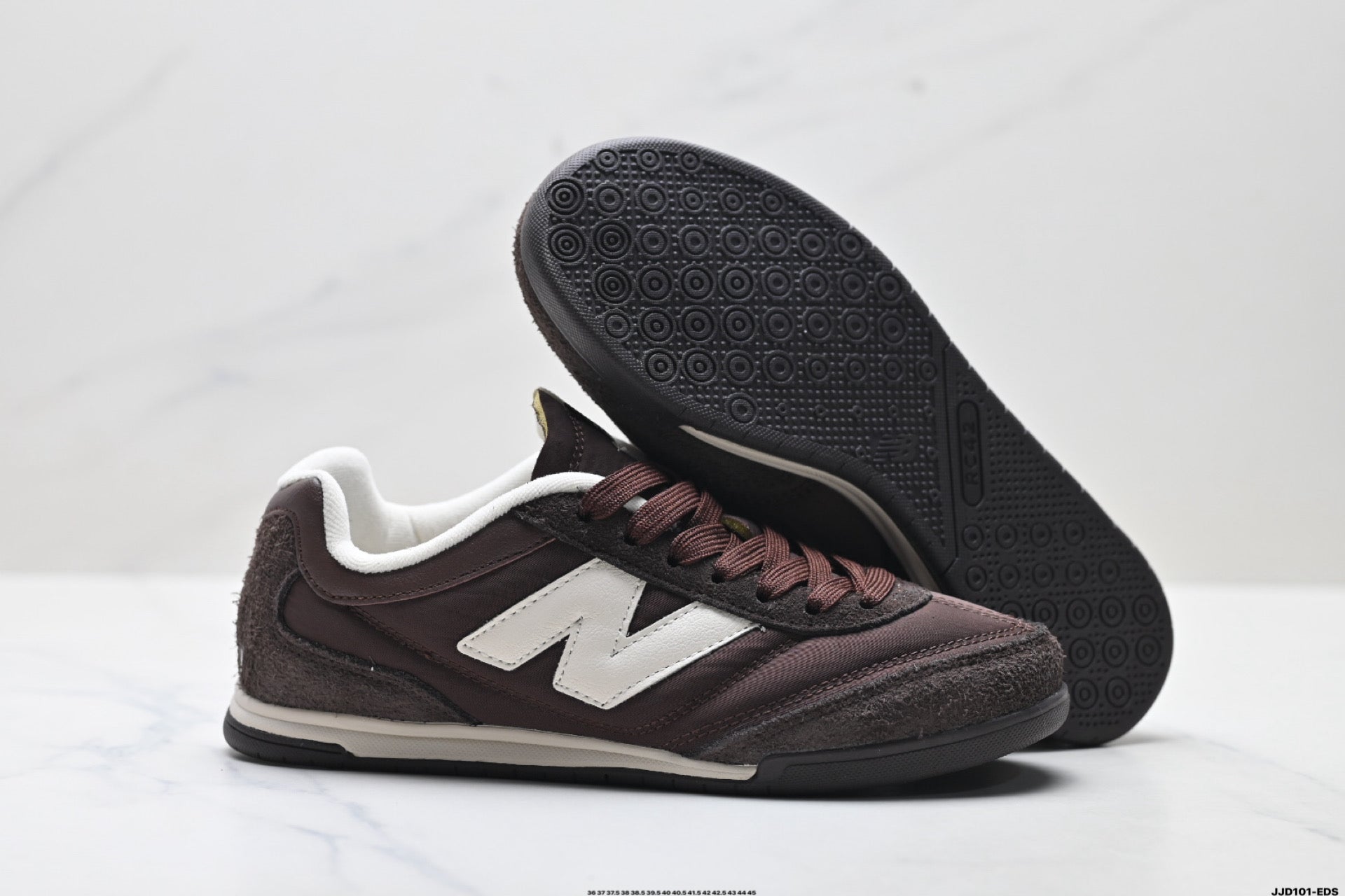 New Balance RC42 Low-Top Casual Sneaker URC4227R