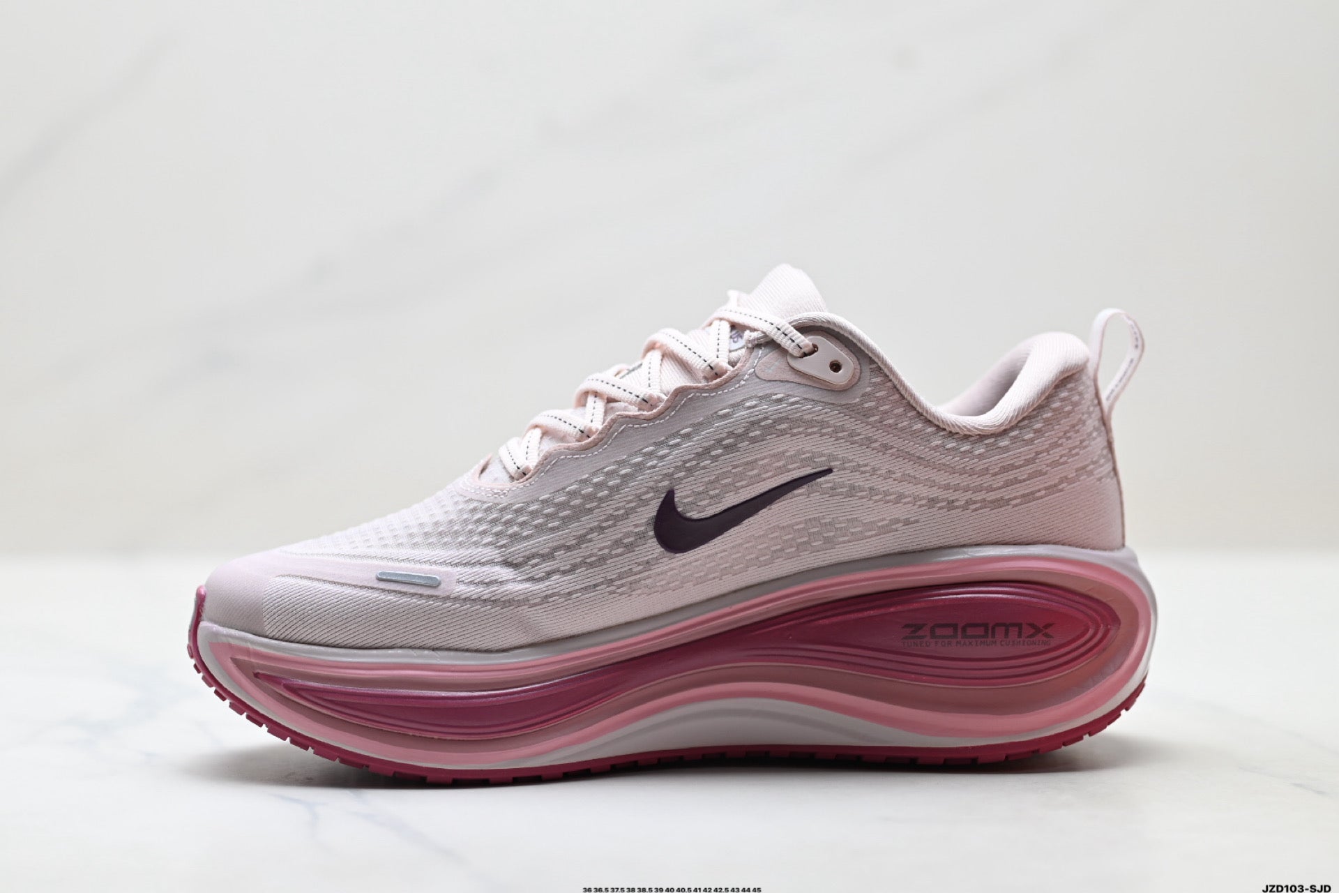 Nike Vomero Plus Low-Top Running Shoe HV8154-602