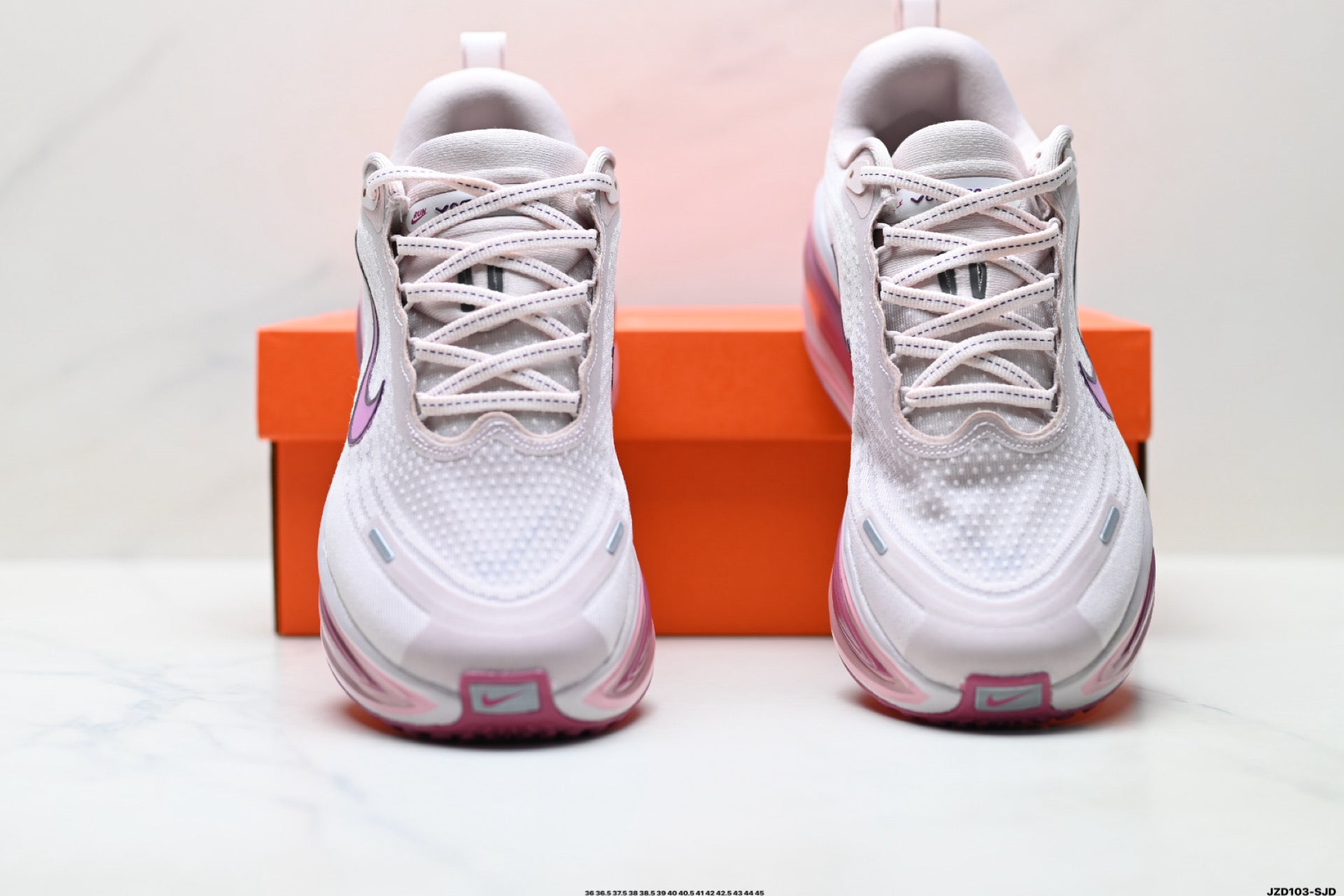 Nike Vomero Plus Low-Top Running Shoe HV8154-602