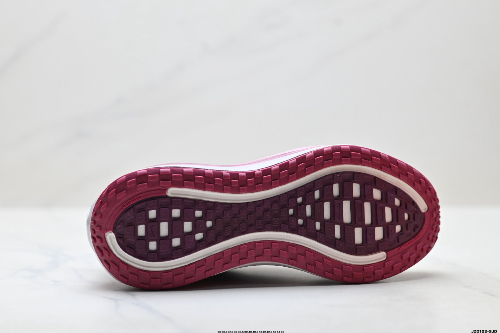 Nike Vomero Plus Low-Top Running Shoe HV8154-602