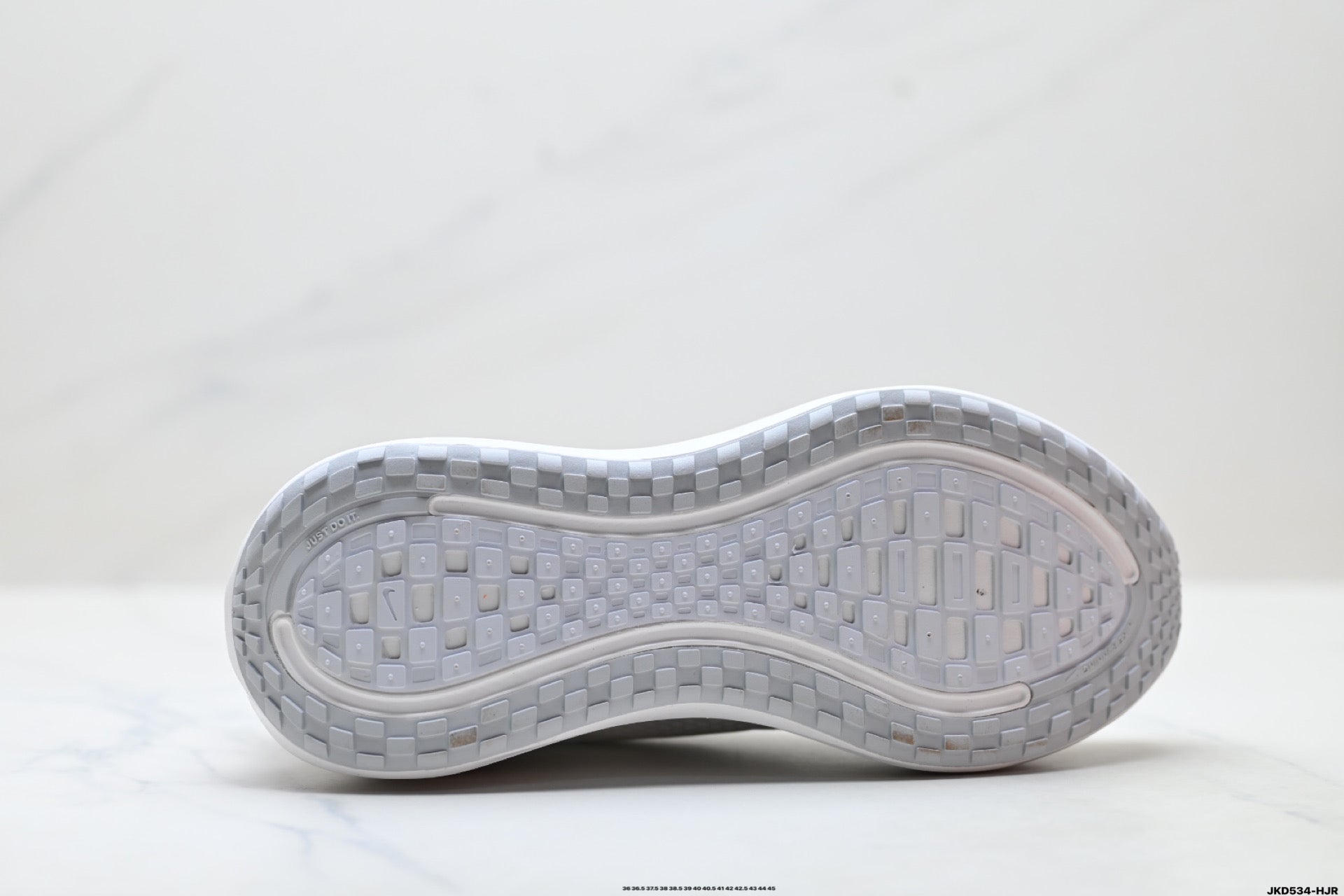 Nike Vomero Plus Low-Top Running Shoe HV8150-002
