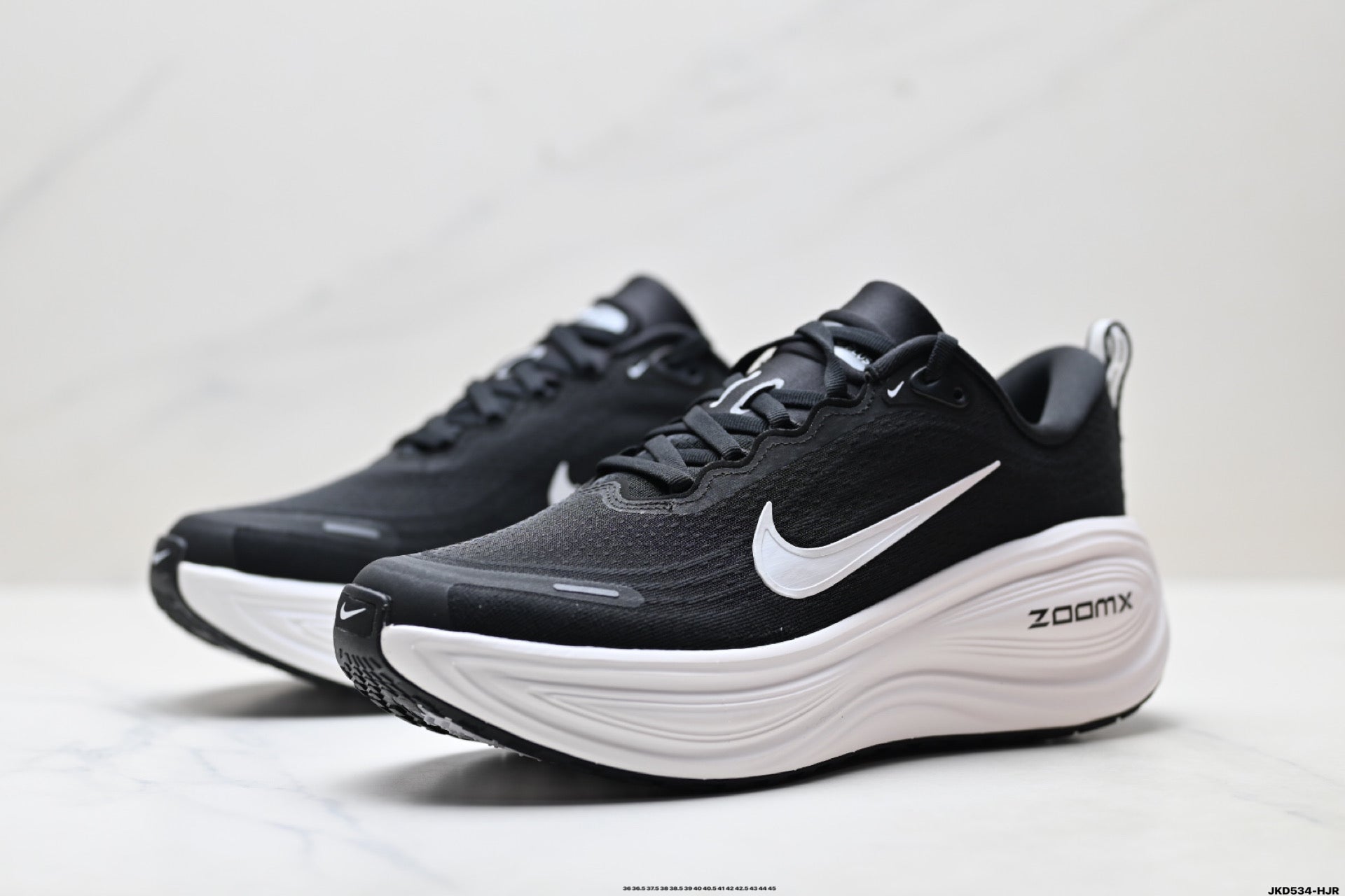 Nike Vomero Plus Low-Top Running Shoe HV8150-002