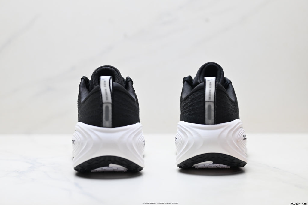 Nike Vomero Plus Low-Top Running Shoe HV8150-002