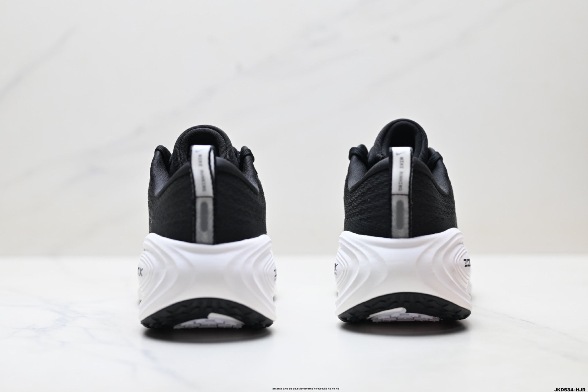 Nike Vomero Plus Low-Top Running Shoe HV8150-002