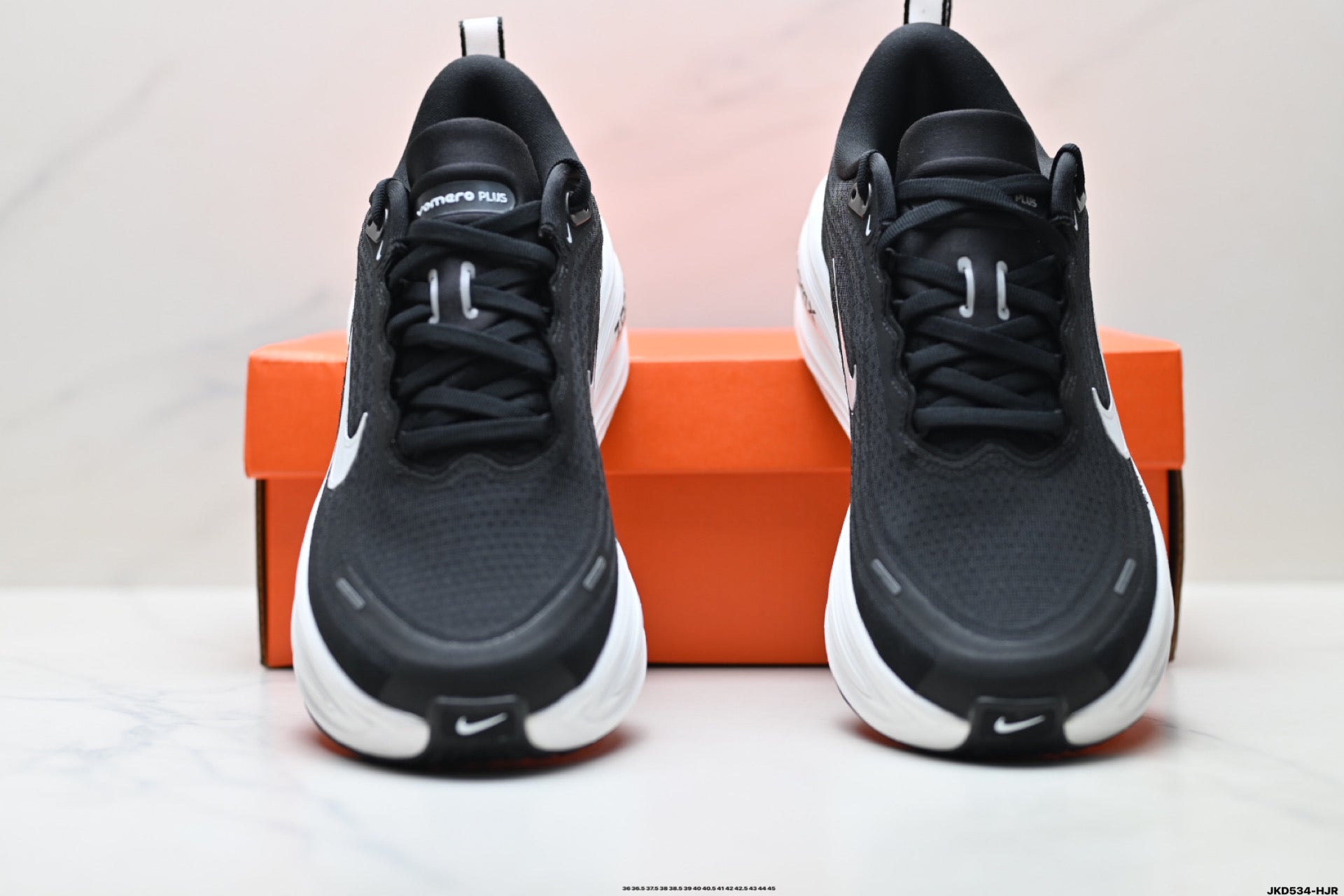 Nike Vomero Plus Low-Top Running Shoe HV8150-002