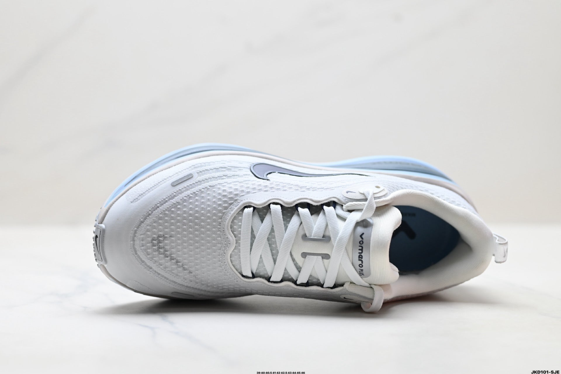 Nike Vomero Plus Men's Low-Top Running Shoe HV8150-111