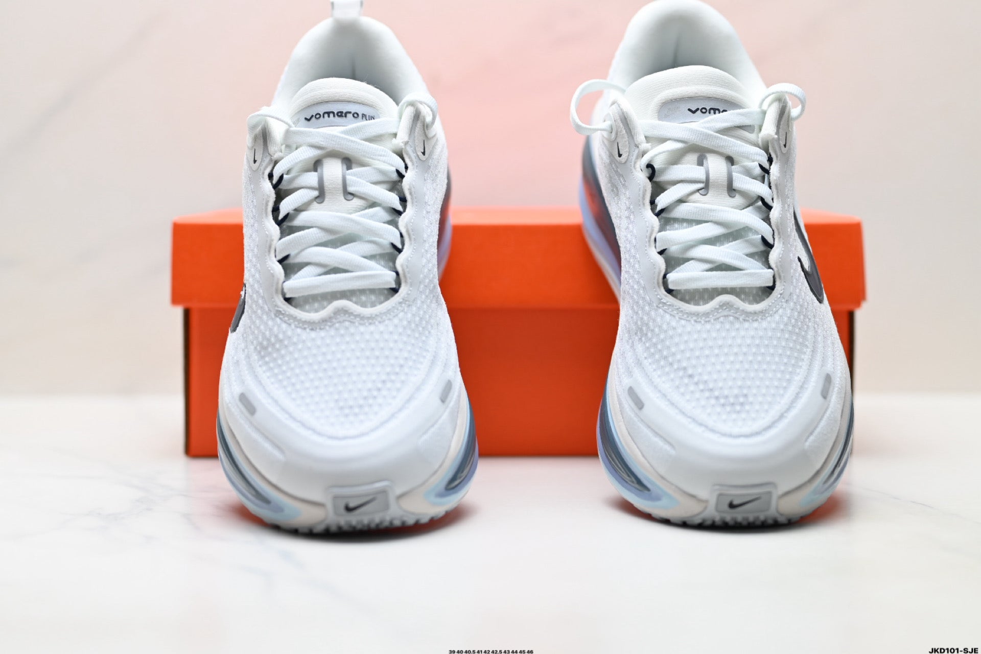 Nike Vomero Plus Men's Low-Top Running Shoe HV8150-111