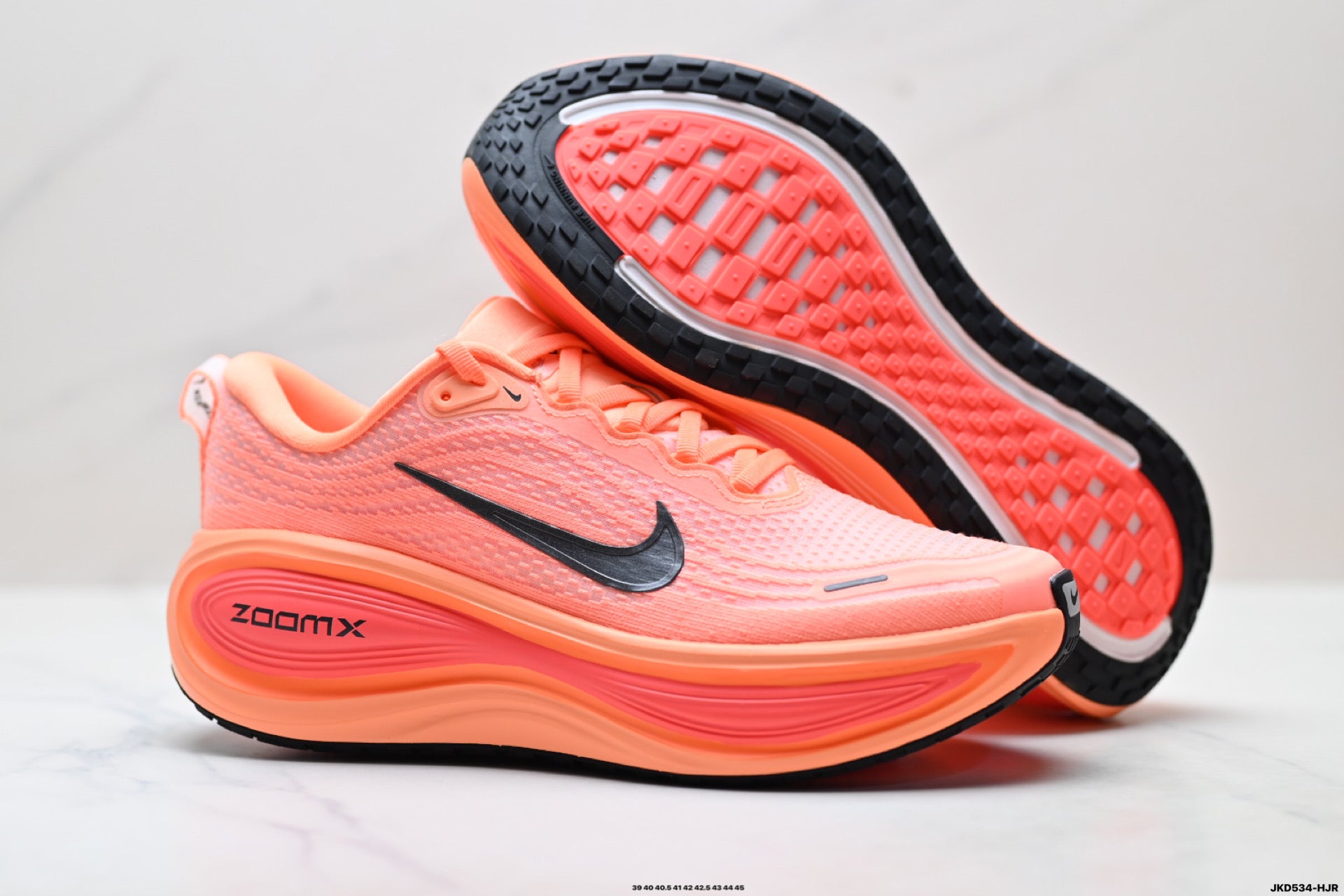 Nike Vomero Plus Men's Low-Top Running Shoe HV8150-801