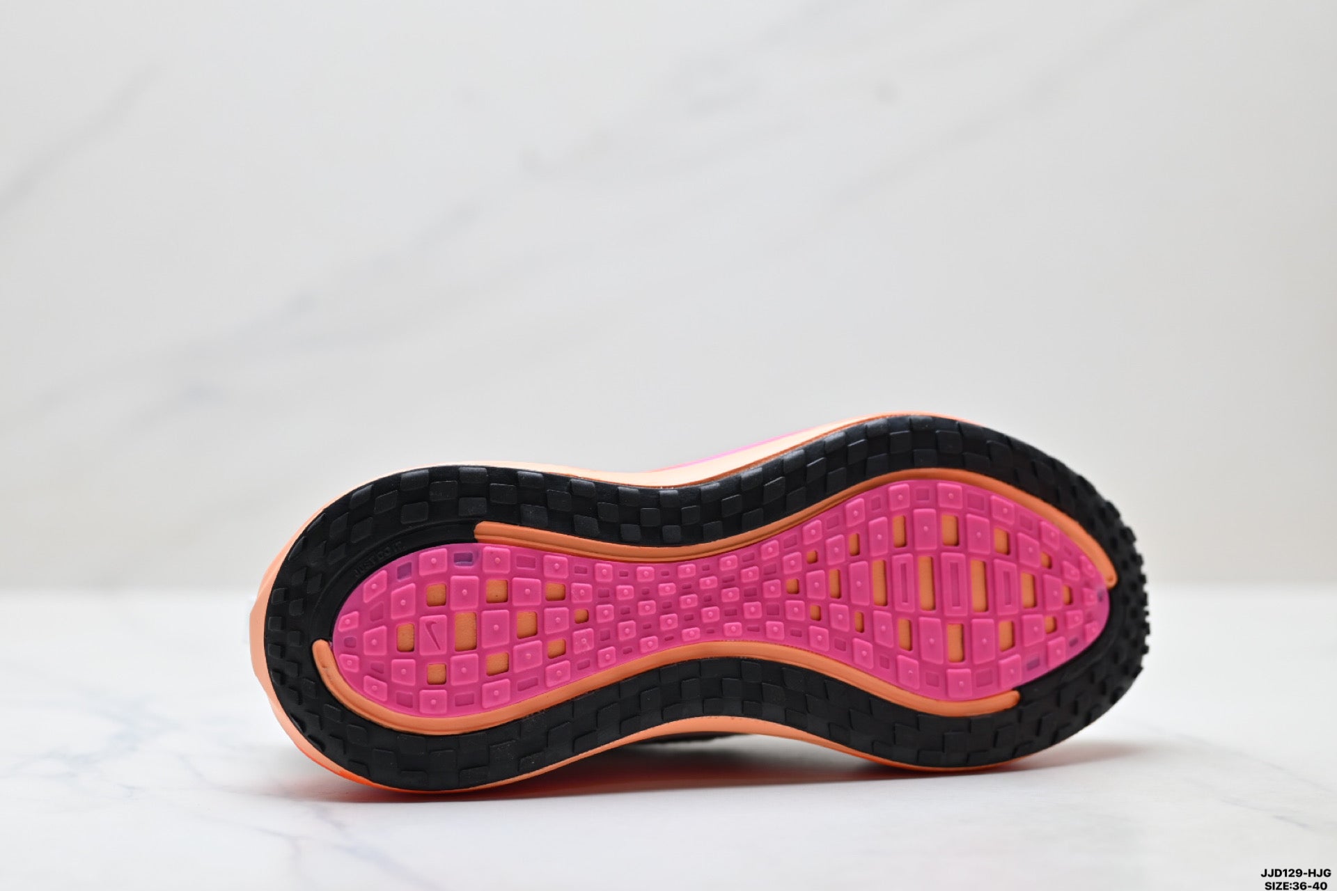 Nike Vomero Plus Women's Low-Top Running Shoe HV8154-104