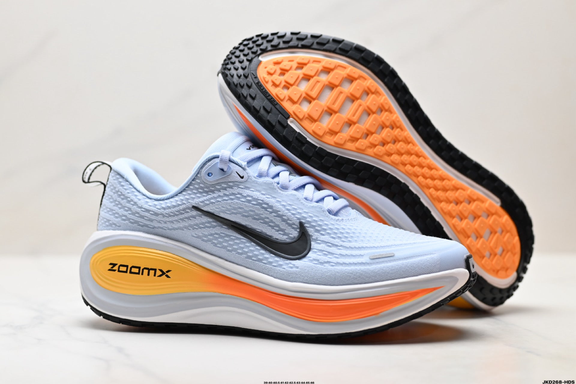 Nike Vomero Plus Men's Low-Top Running Shoe HV8150-404