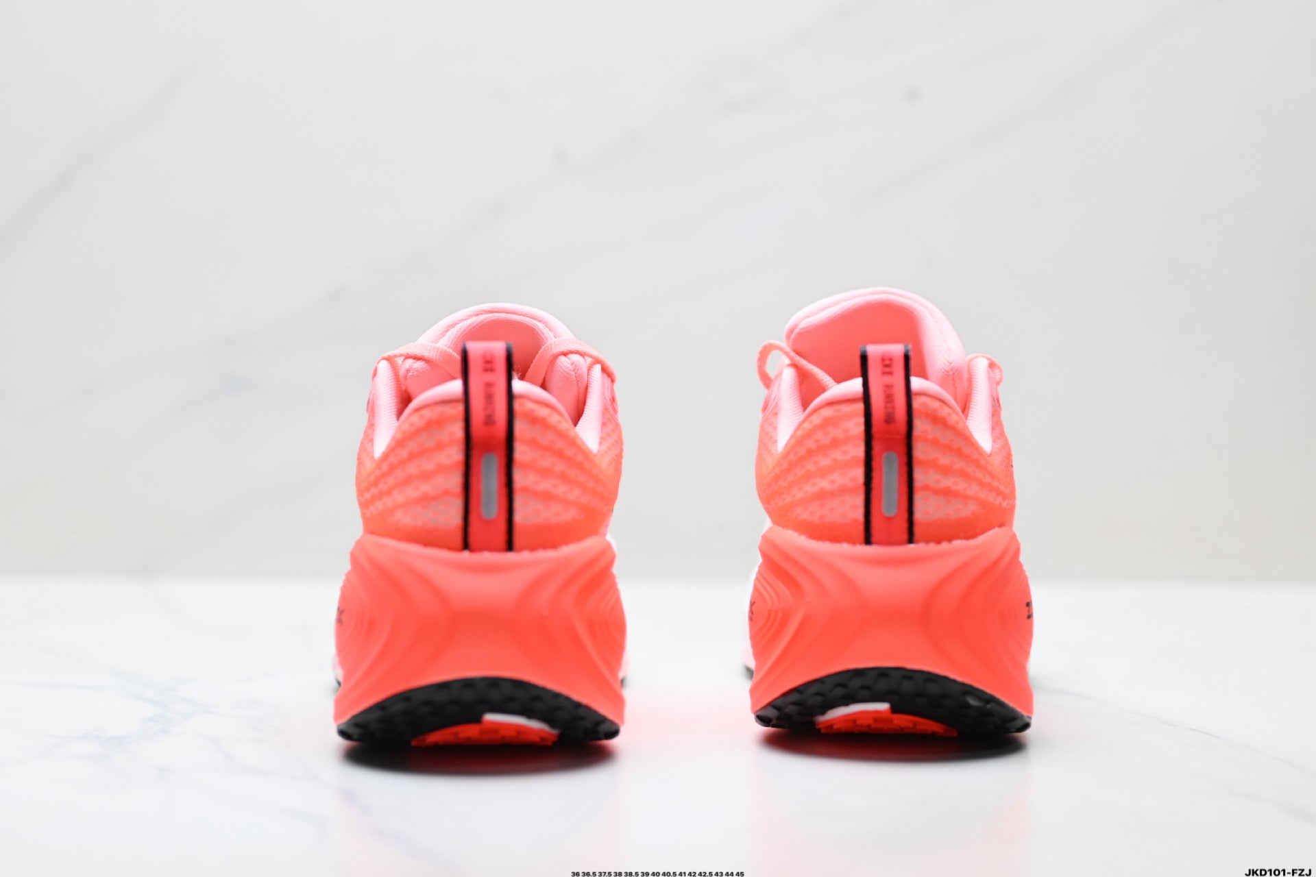 Nike Vomero Plus Low-Top Running Shoe IM2038-039