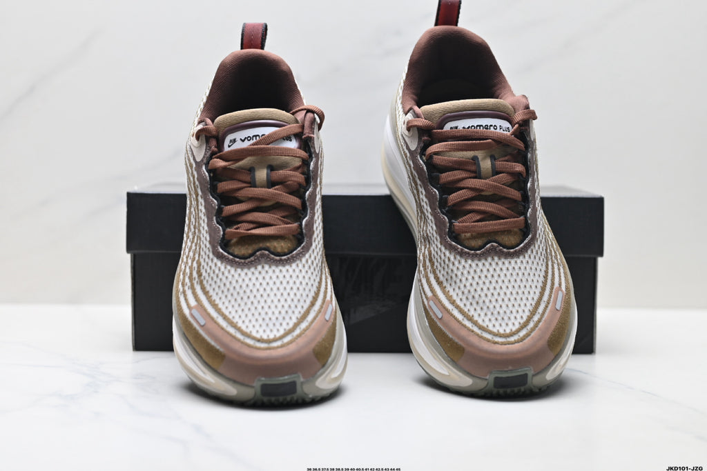 Nike Vomero Plus Low-Top Running Shoe IQ4482-001