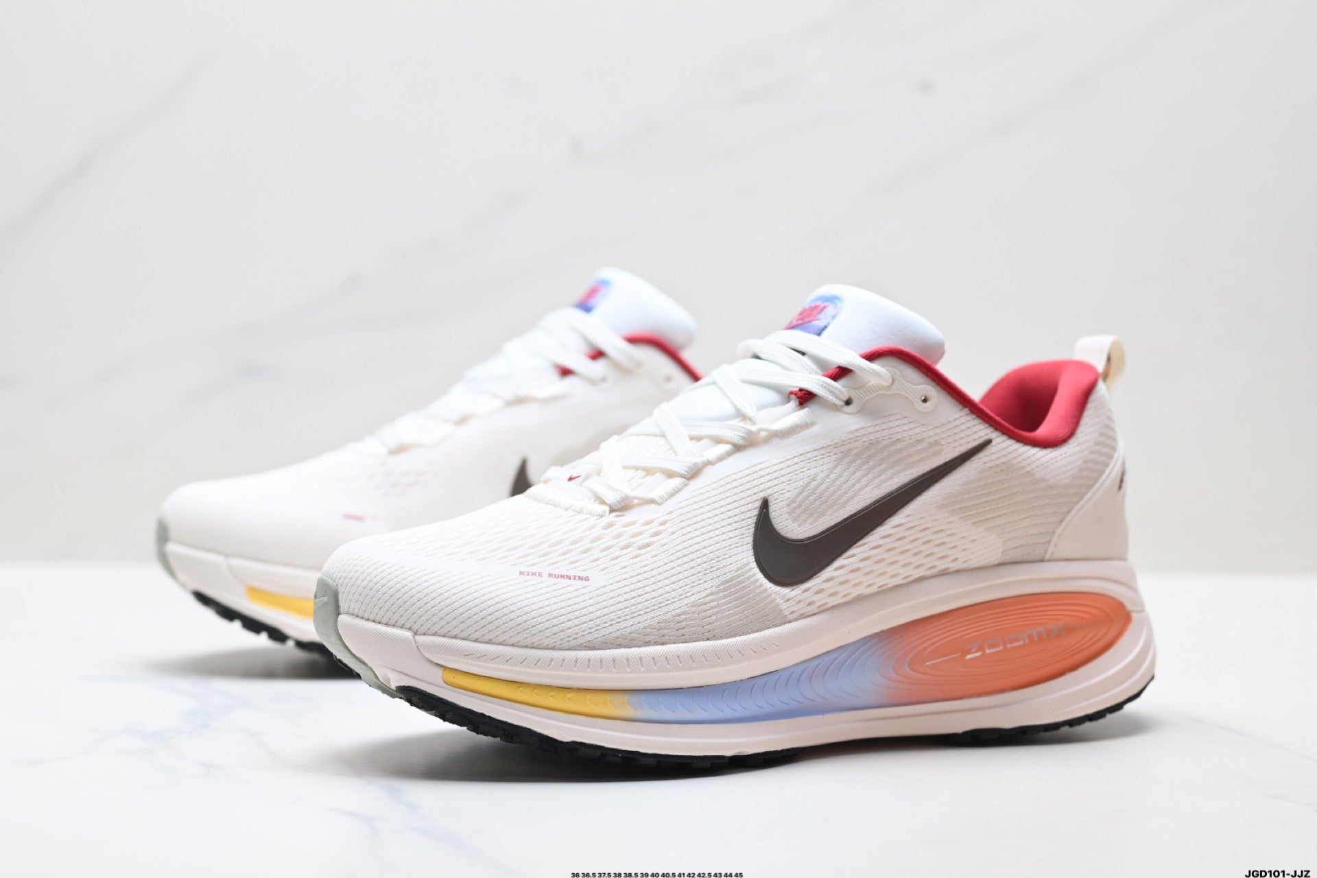 Nike Vomero Plus Low-Top Running Shoe IQ1131-120