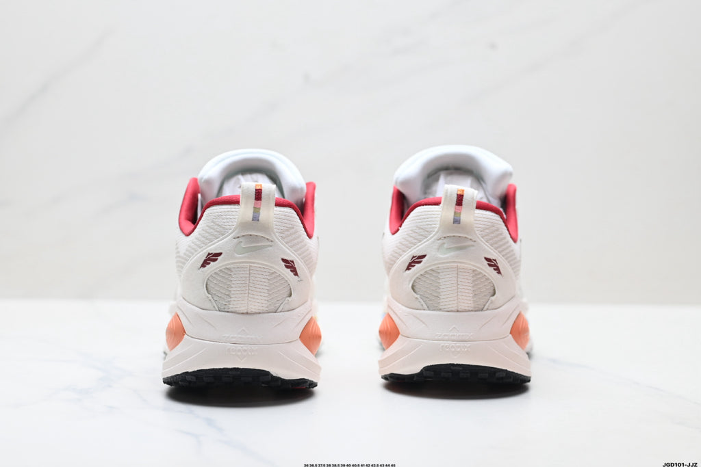 Nike Vomero Plus Low-Top Running Shoe IQ1131-120