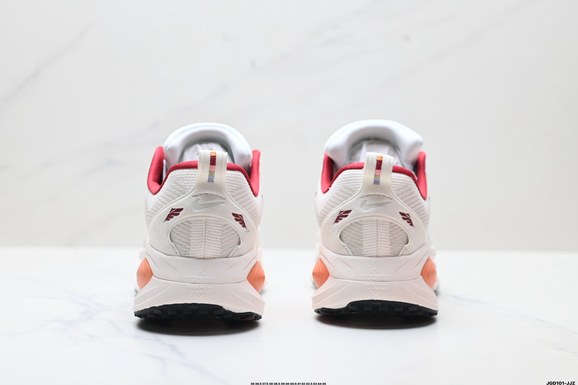 Nike Vomero Plus Low-Top Running Shoe IQ1131-120