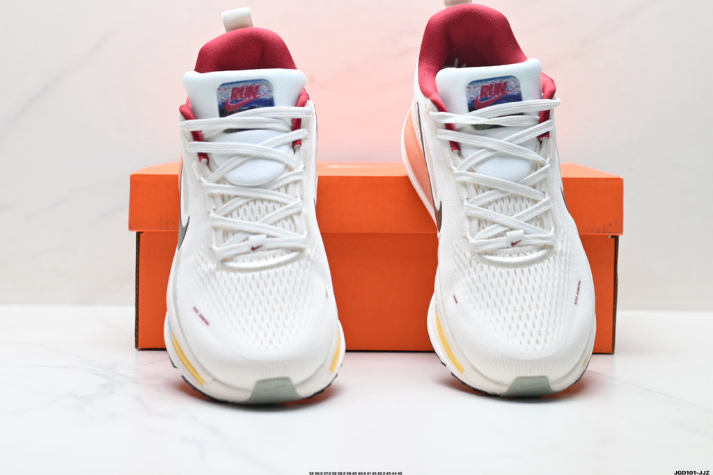 Nike Vomero Plus Low-Top Running Shoe IQ1131-120