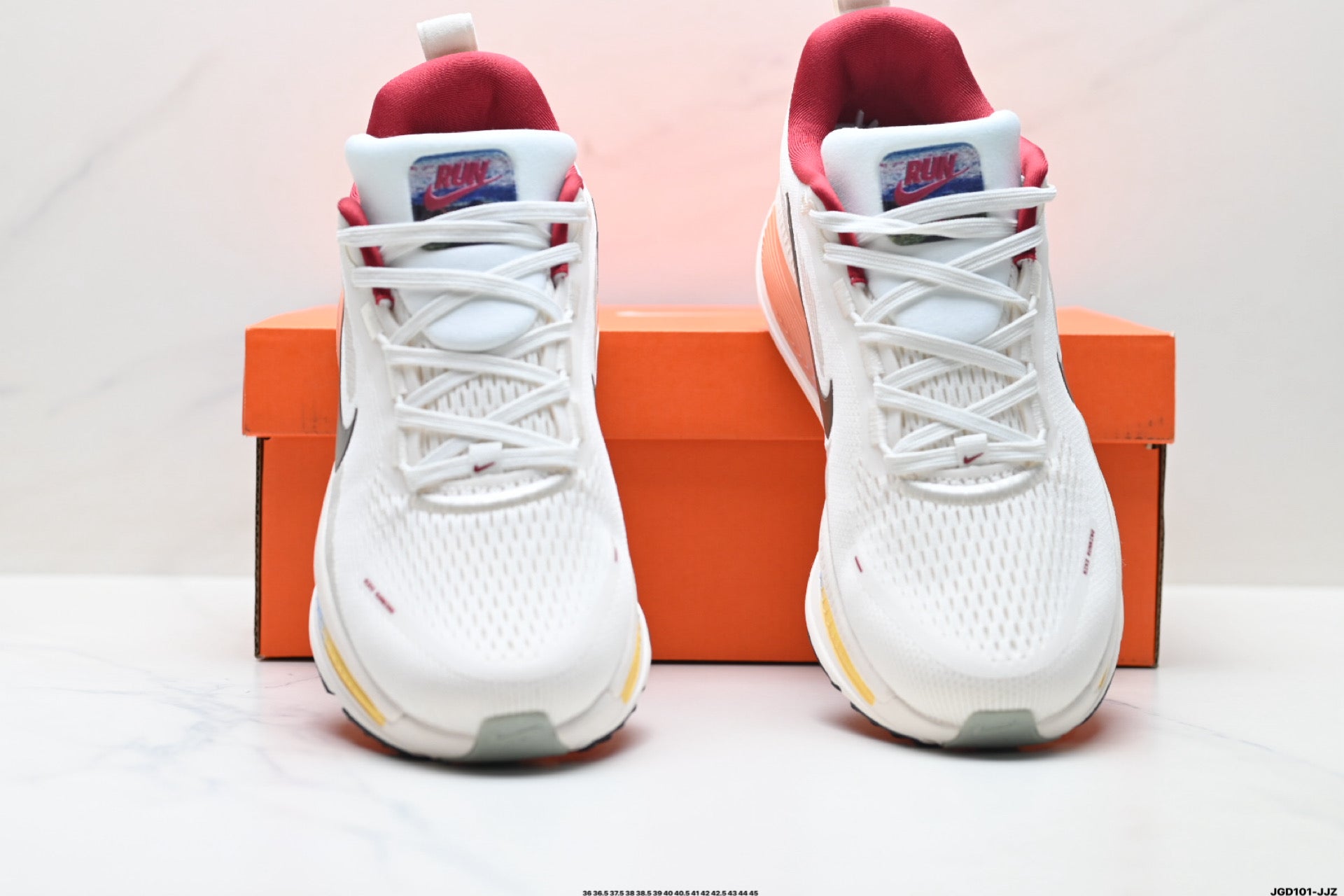 Nike Vomero Plus Low-Top Running Shoe IQ1131-120