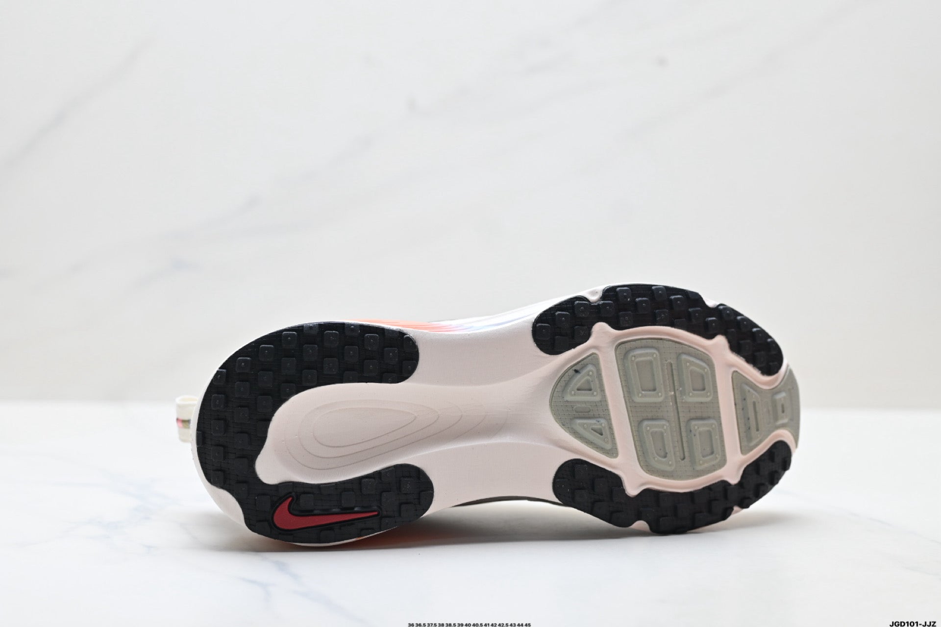 Nike Vomero Plus Low-Top Running Shoe IQ1131-120