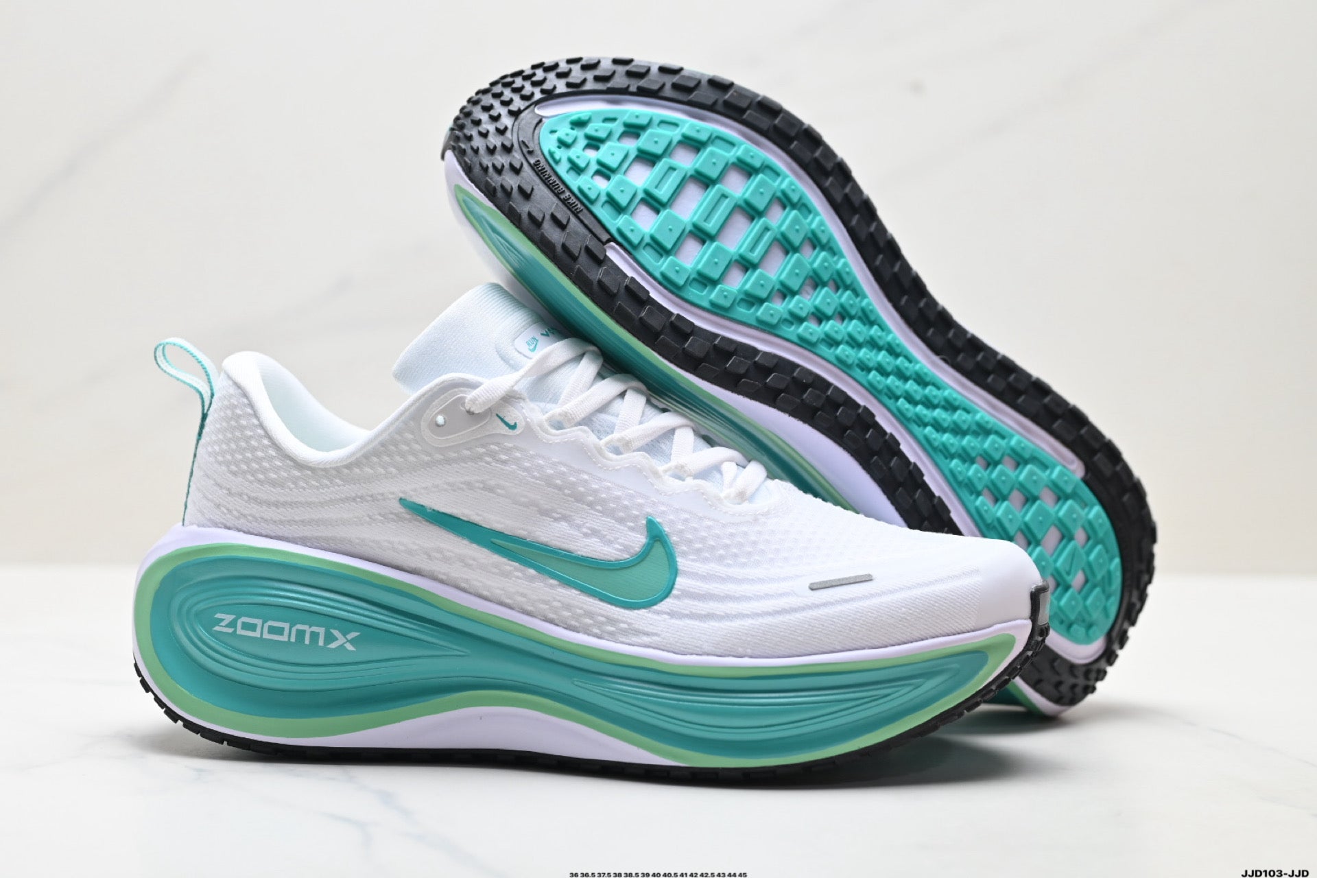 Nike Vomero Plus Low-Top Running Shoe HV8150-100