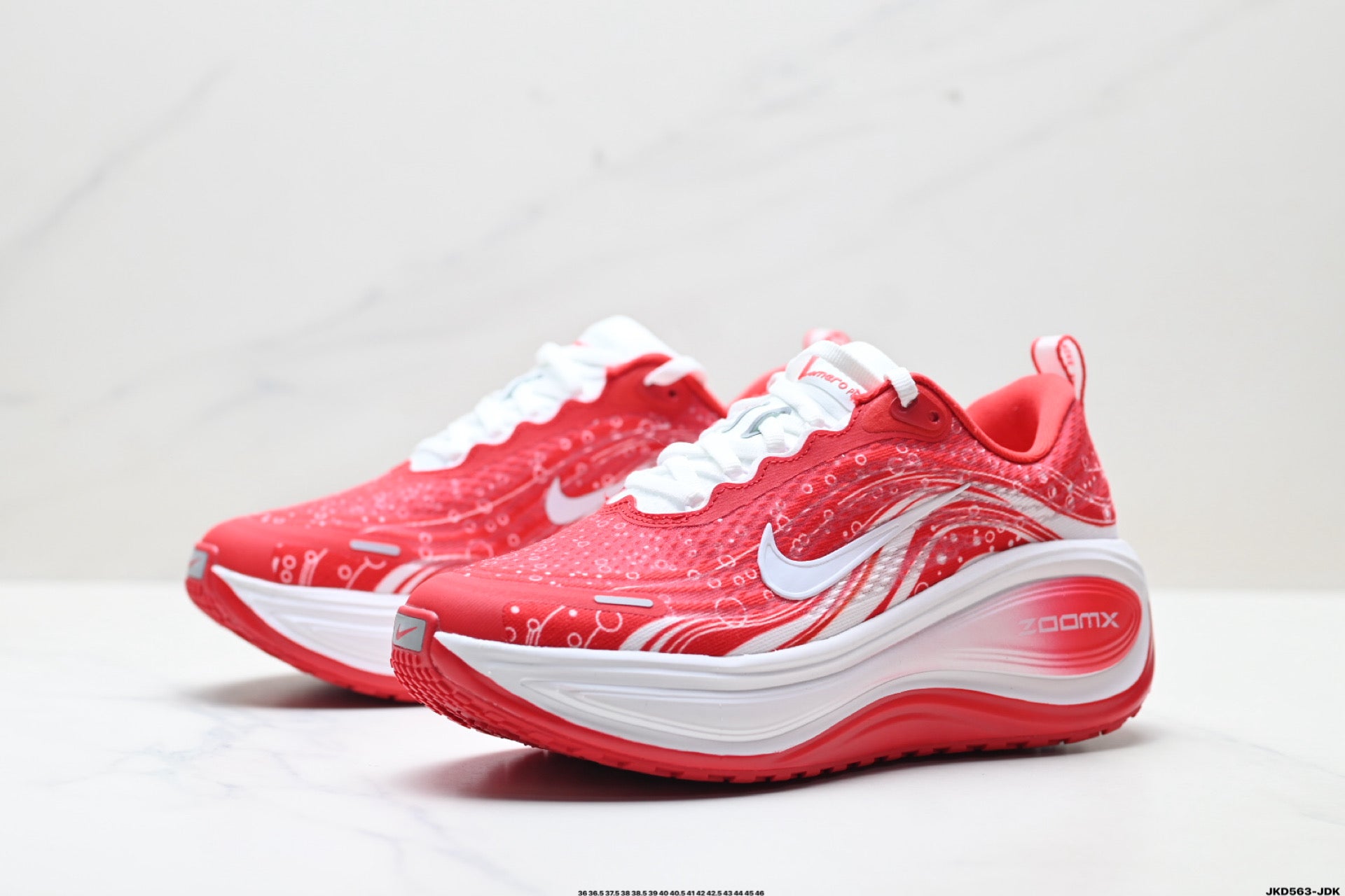 Nike Vomero Plus Low-Top Running Shoe IM6766-070