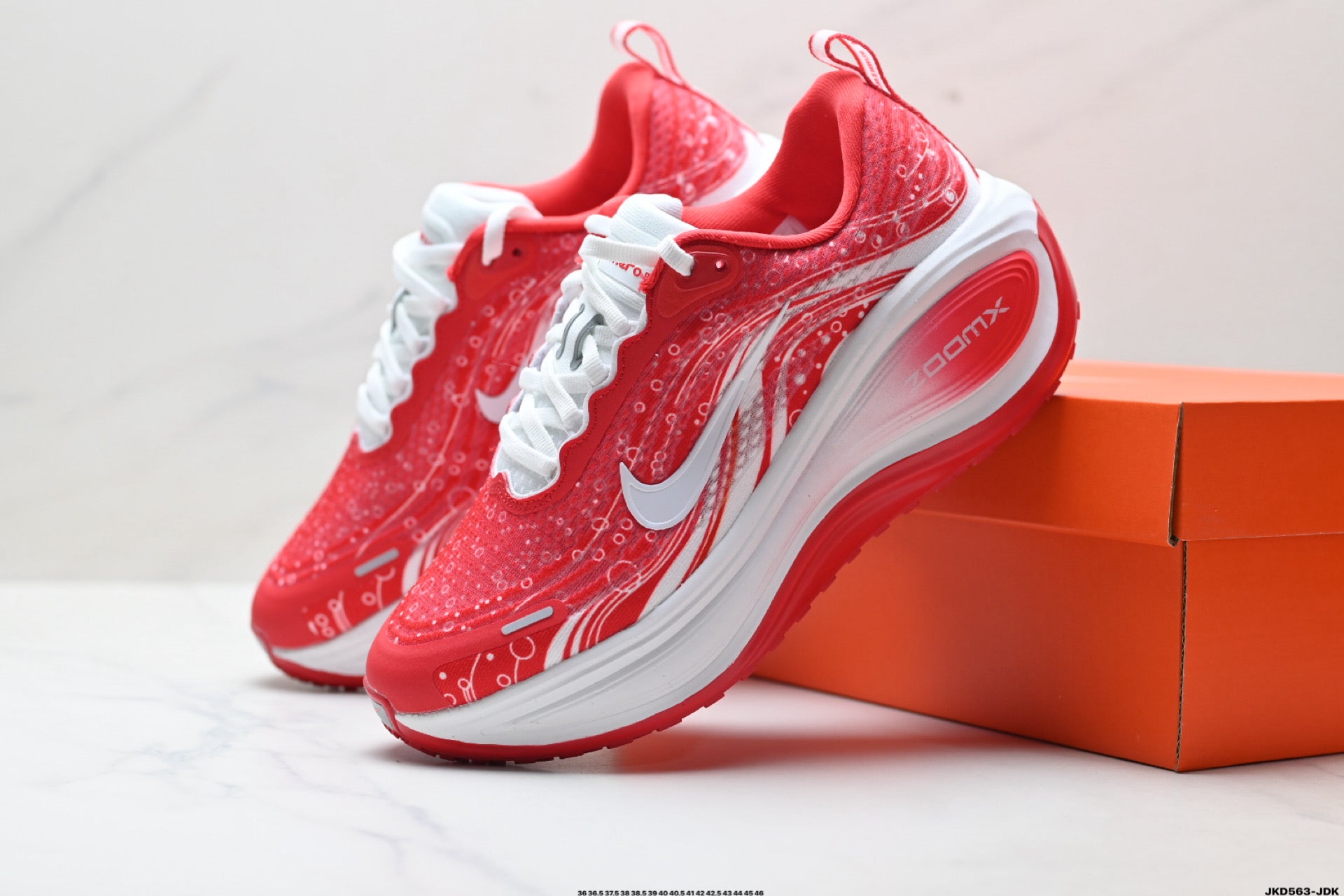 Nike Vomero Plus Low-Top Running Shoe IM6766-070