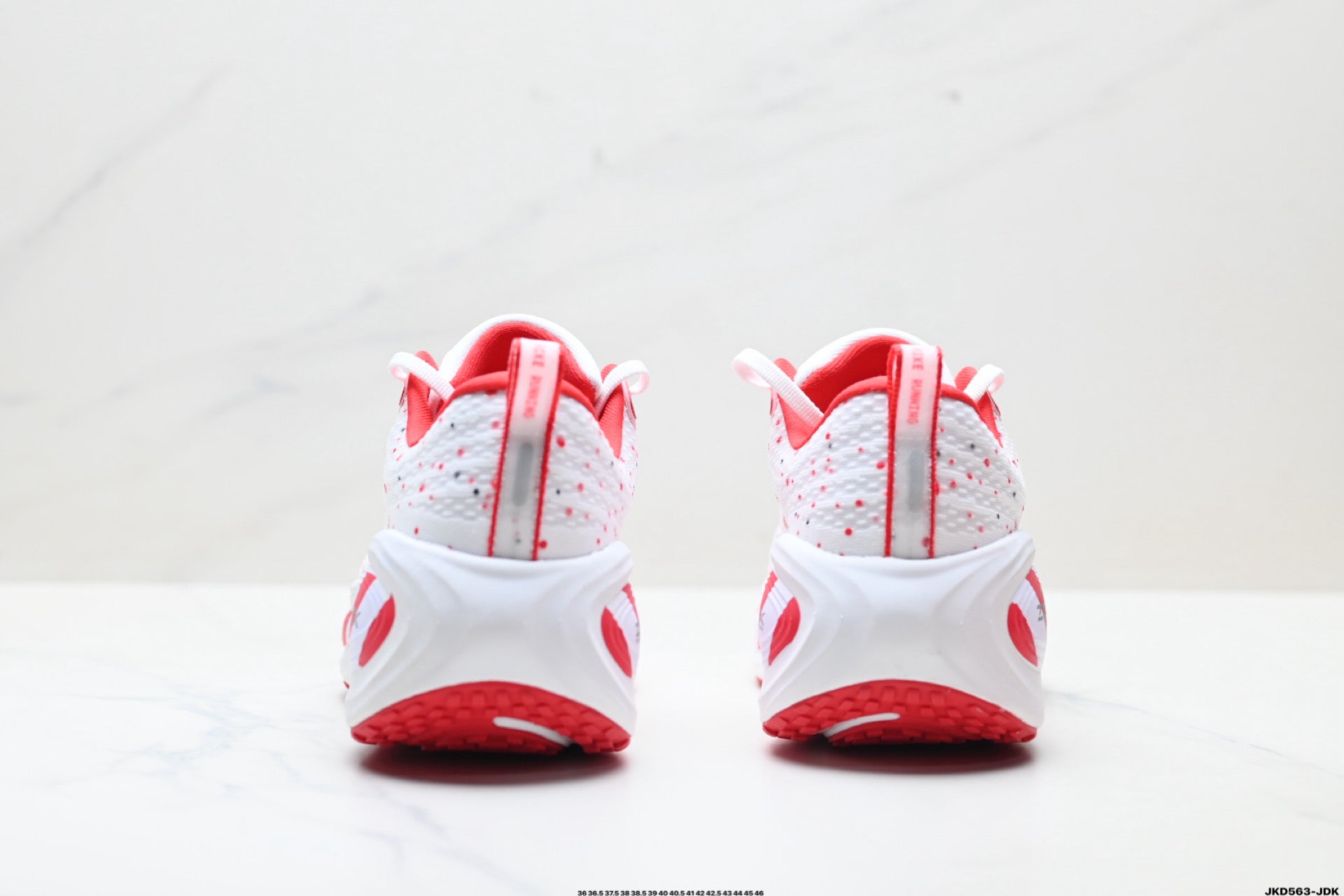 Nike Vomero Plus Low-Top Running Shoe IM6766-070