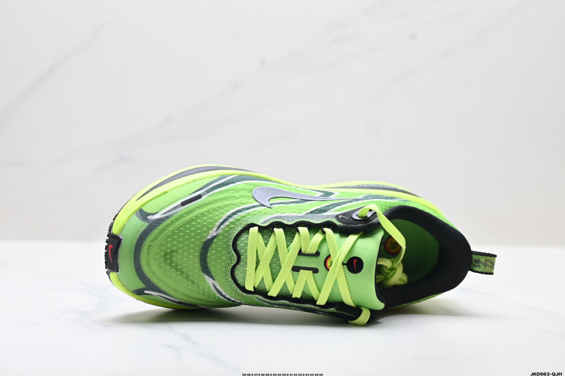 Nike Vomero Plus Low-Top Running Shoe IM8072-999