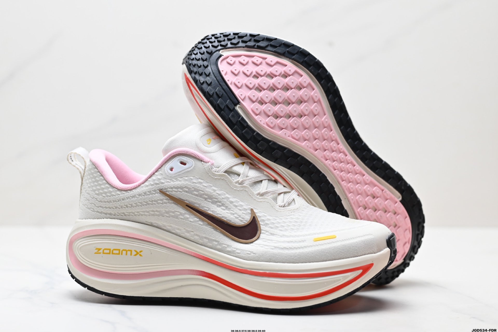 Nike Vomero Plus Low-Top Running Shoe HM6805-110