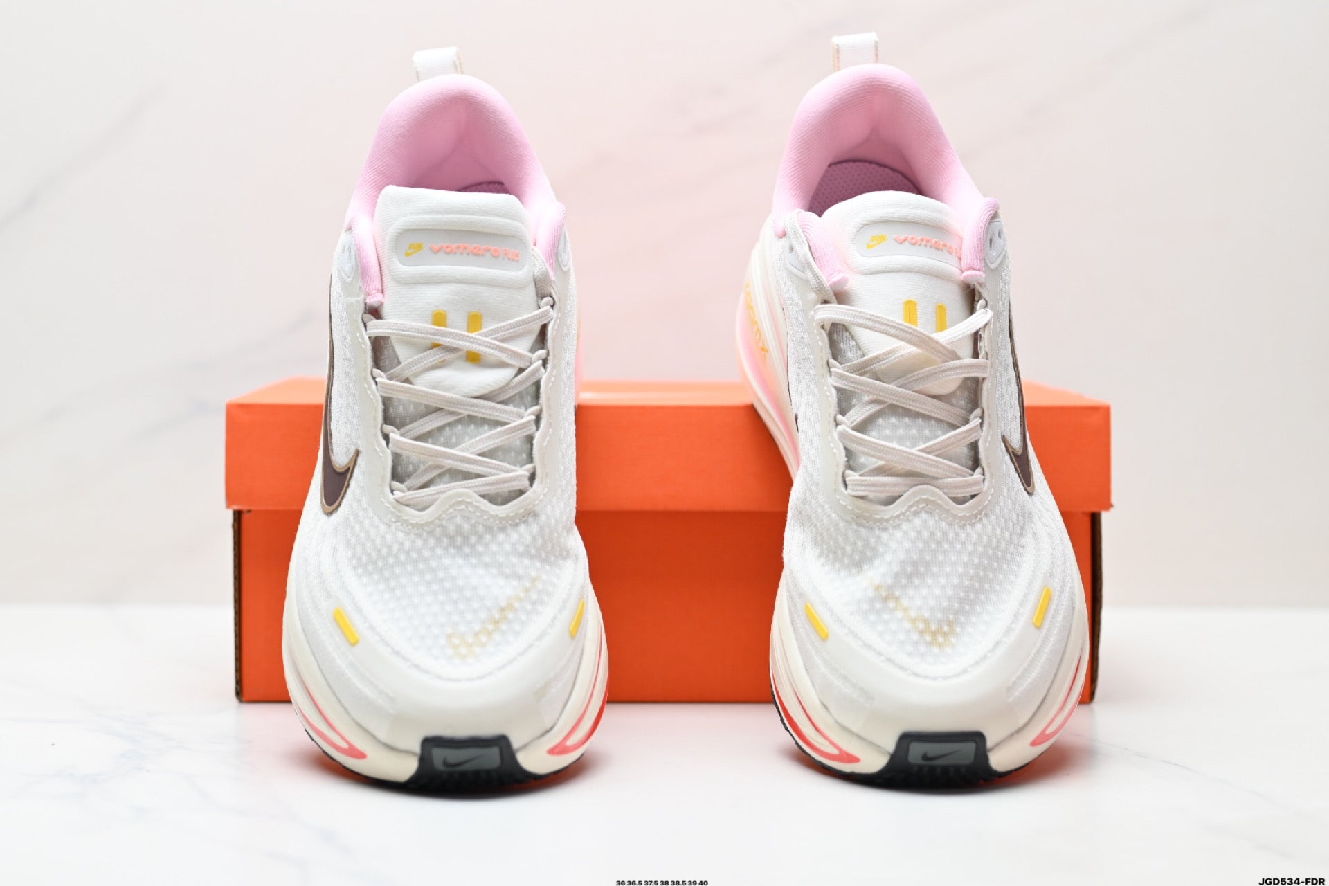 Nike Vomero Plus Low-Top Running Shoe HM6805-110