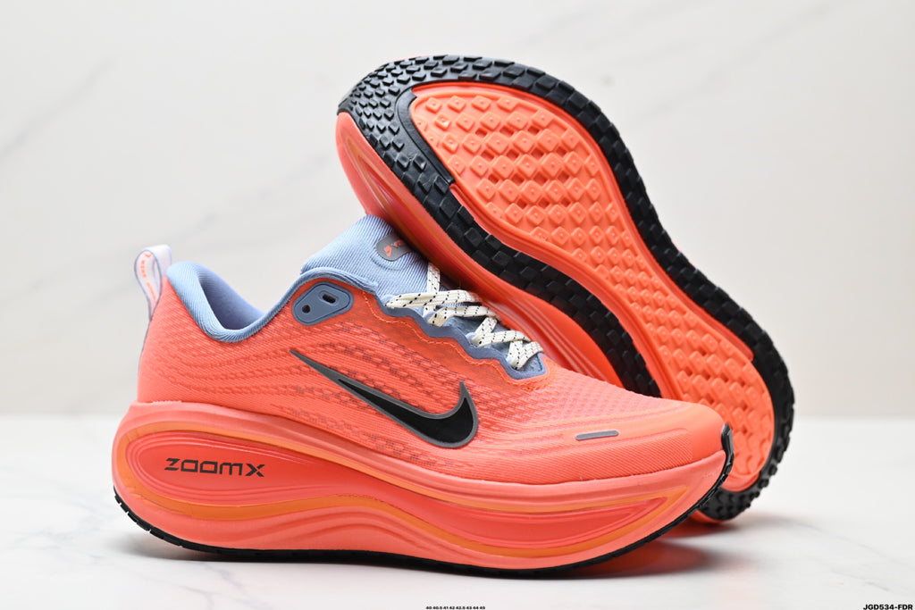 Nike Vomero Plus Low-Top Running Shoe