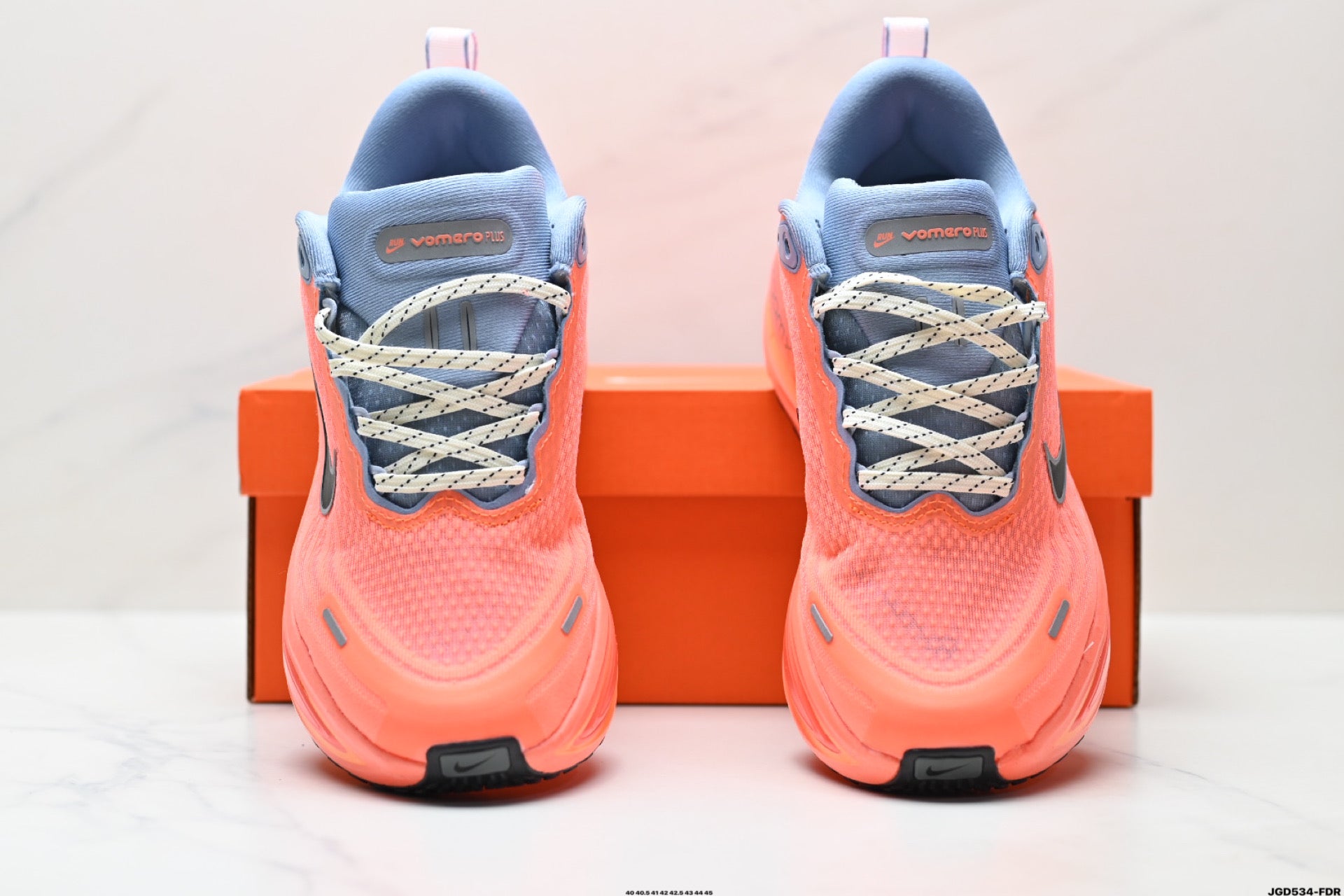 Nike Vomero Plus Low-Top Running Shoe