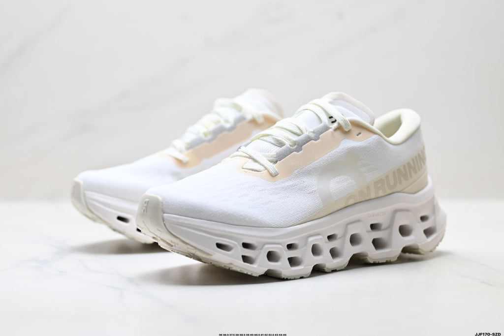 On Cloudmonster 3 – Lightweight Low-Top Running Shoe | Tennis-Inspired Streetwear 3MG10905508