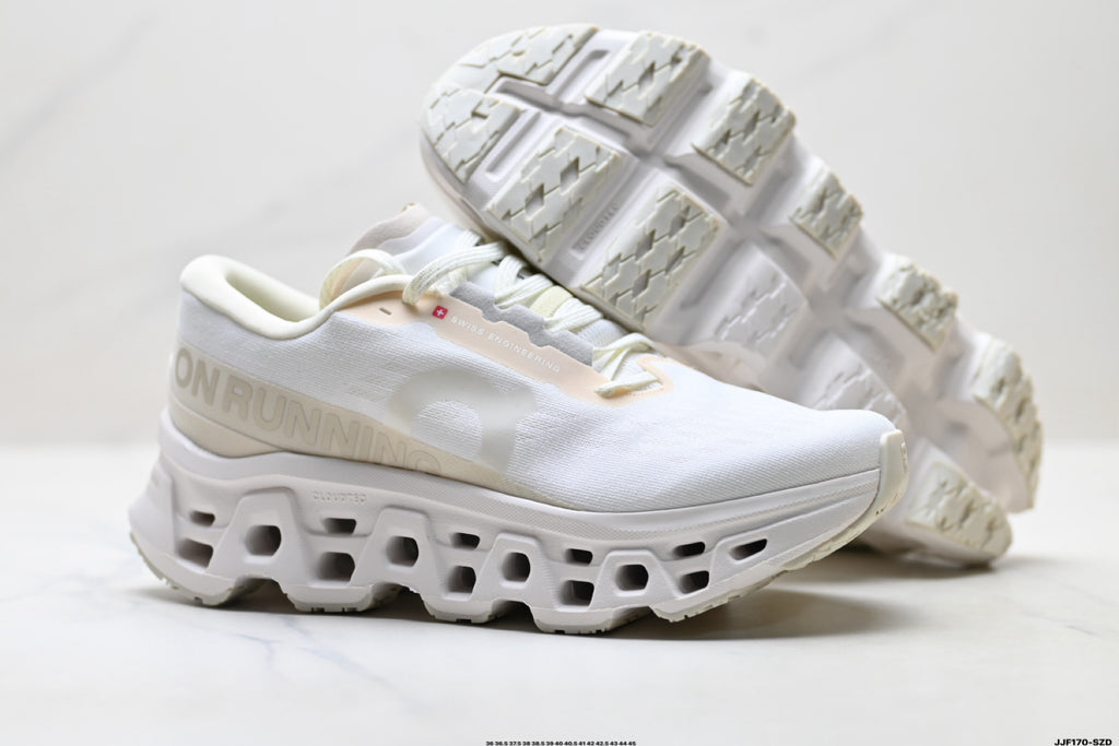On Cloudmonster 3 – Lightweight Low-Top Running Shoe | Tennis-Inspired Streetwear 3MG10905508