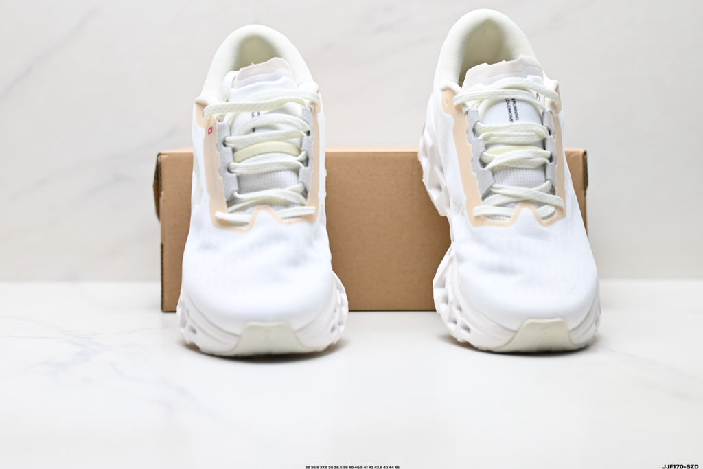 On Cloudmonster 3 – Lightweight Low-Top Running Shoe | Tennis-Inspired Streetwear 3MG10905508