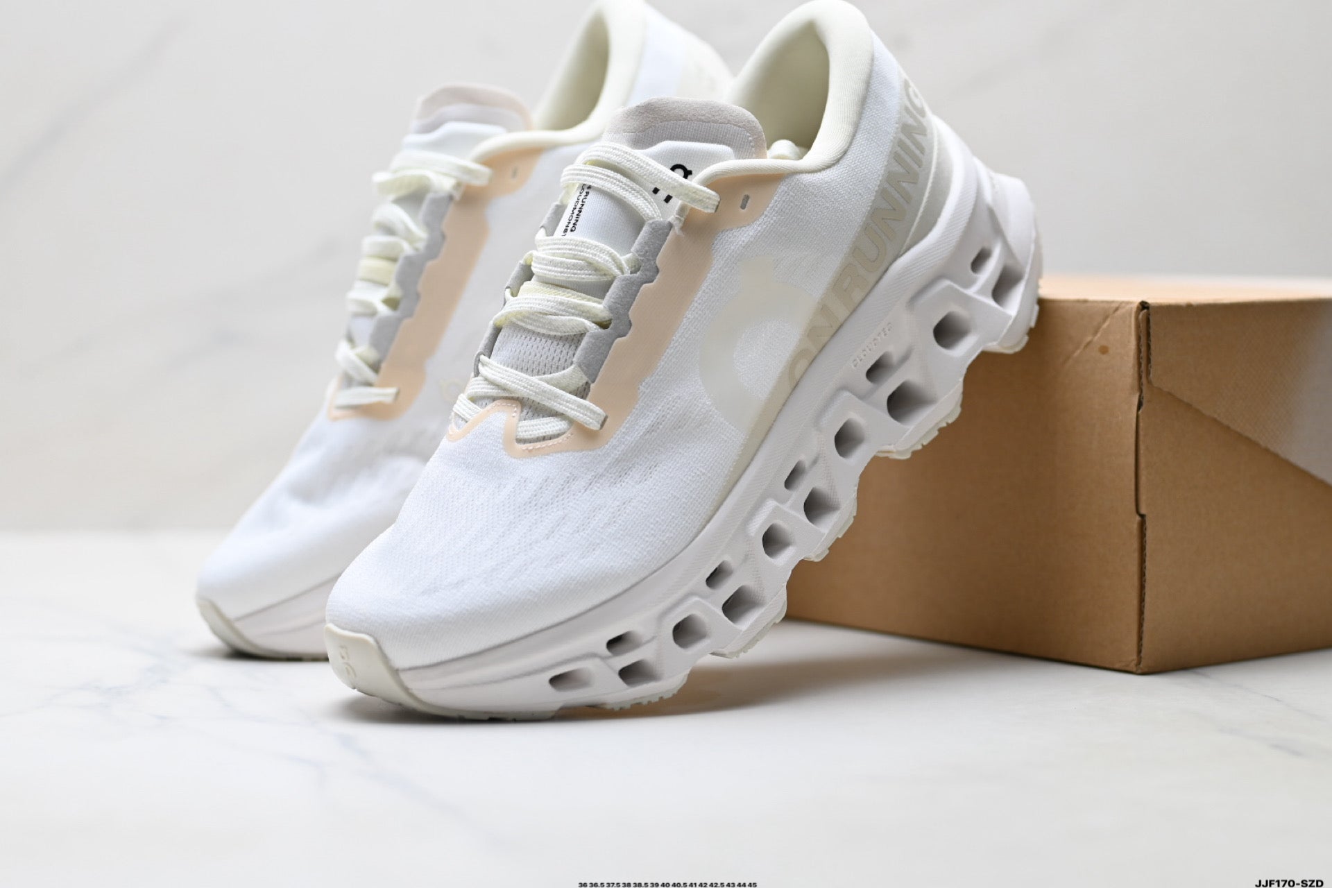 On Cloudmonster 3 – Lightweight Low-Top Running Shoe | Tennis-Inspired Streetwear 3MG10905508