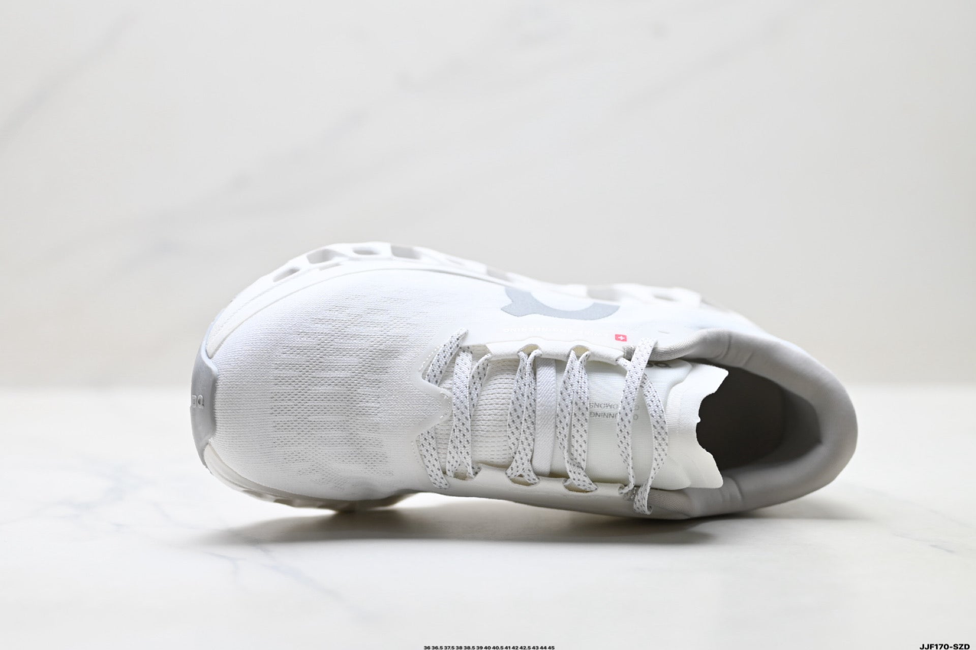 On Cloudmonster 3 – Lightweight Low-Top Running Shoe | Tennis-Inspired Streetwear 3MG10051200