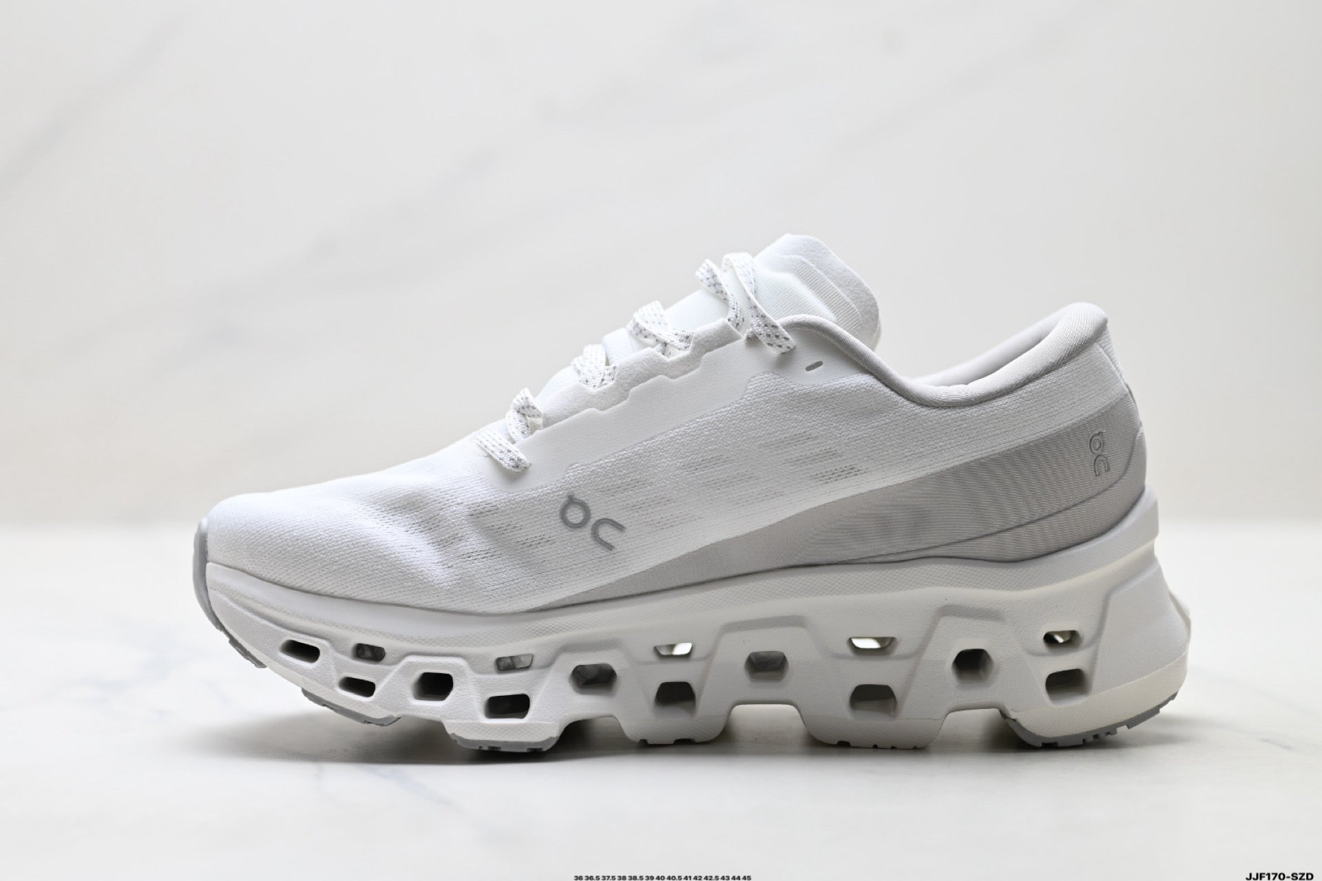 On Cloudmonster 3 – Lightweight Low-Top Running Shoe | Tennis-Inspired Streetwear 3MG10051200