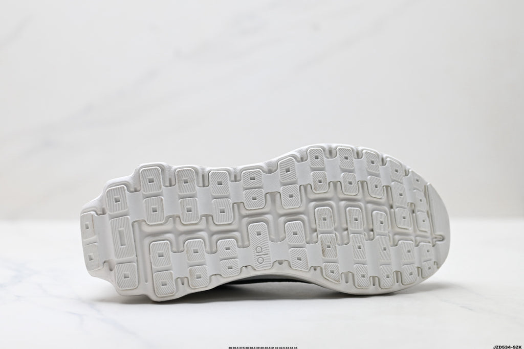 Alo Yoga Alo Runner – Breathable Mesh Low-Top Sneaker | City Commute & Training Black and White