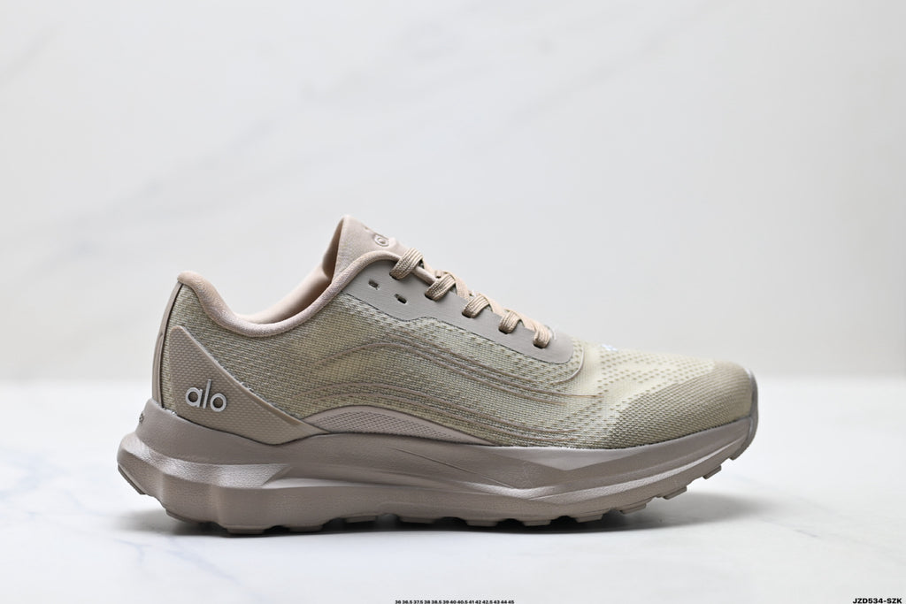 Alo Yoga Alo Runner – Breathable Mesh Low-Top Sneaker | City Commute & Training