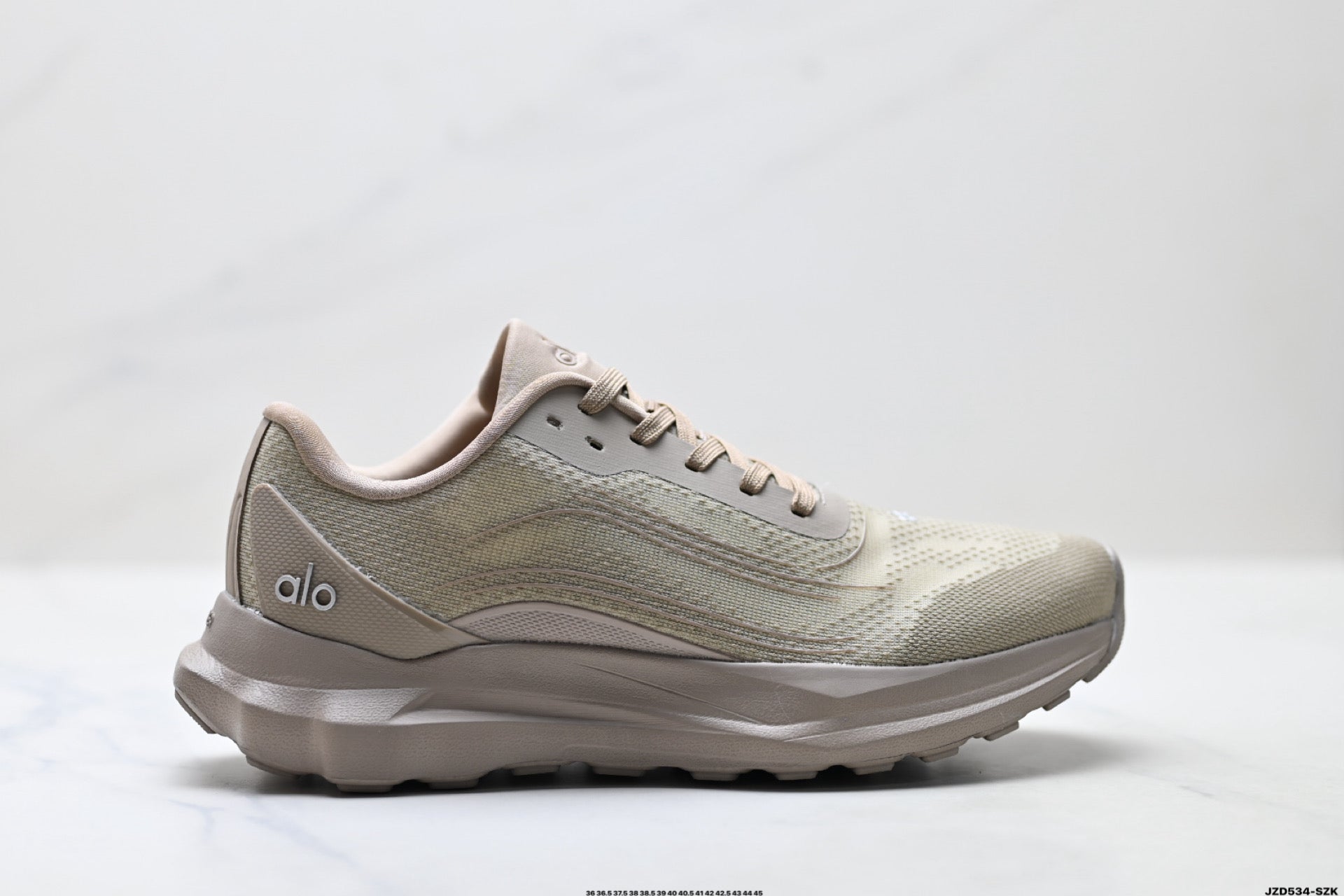 Alo Yoga Alo Runner – Breathable Mesh Low-Top Sneaker | City Commute & Training