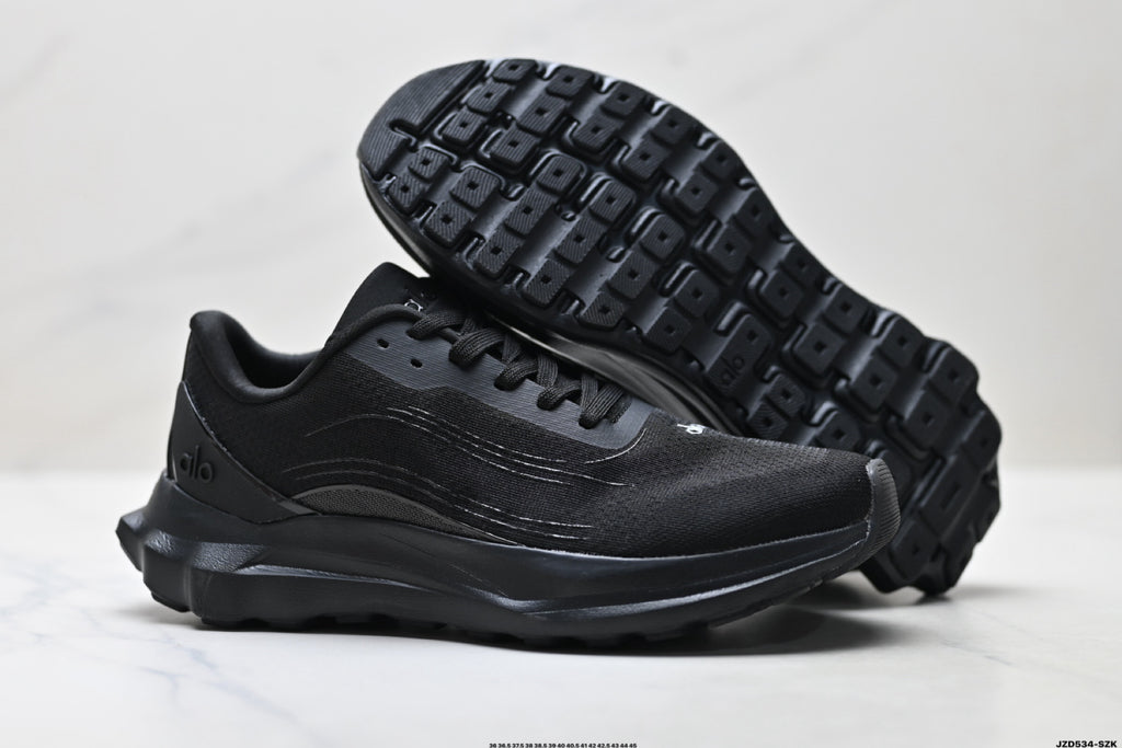 Alo Yoga Alo Runner – Breathable Mesh Low-Top Sneaker | City Commute & Training Black