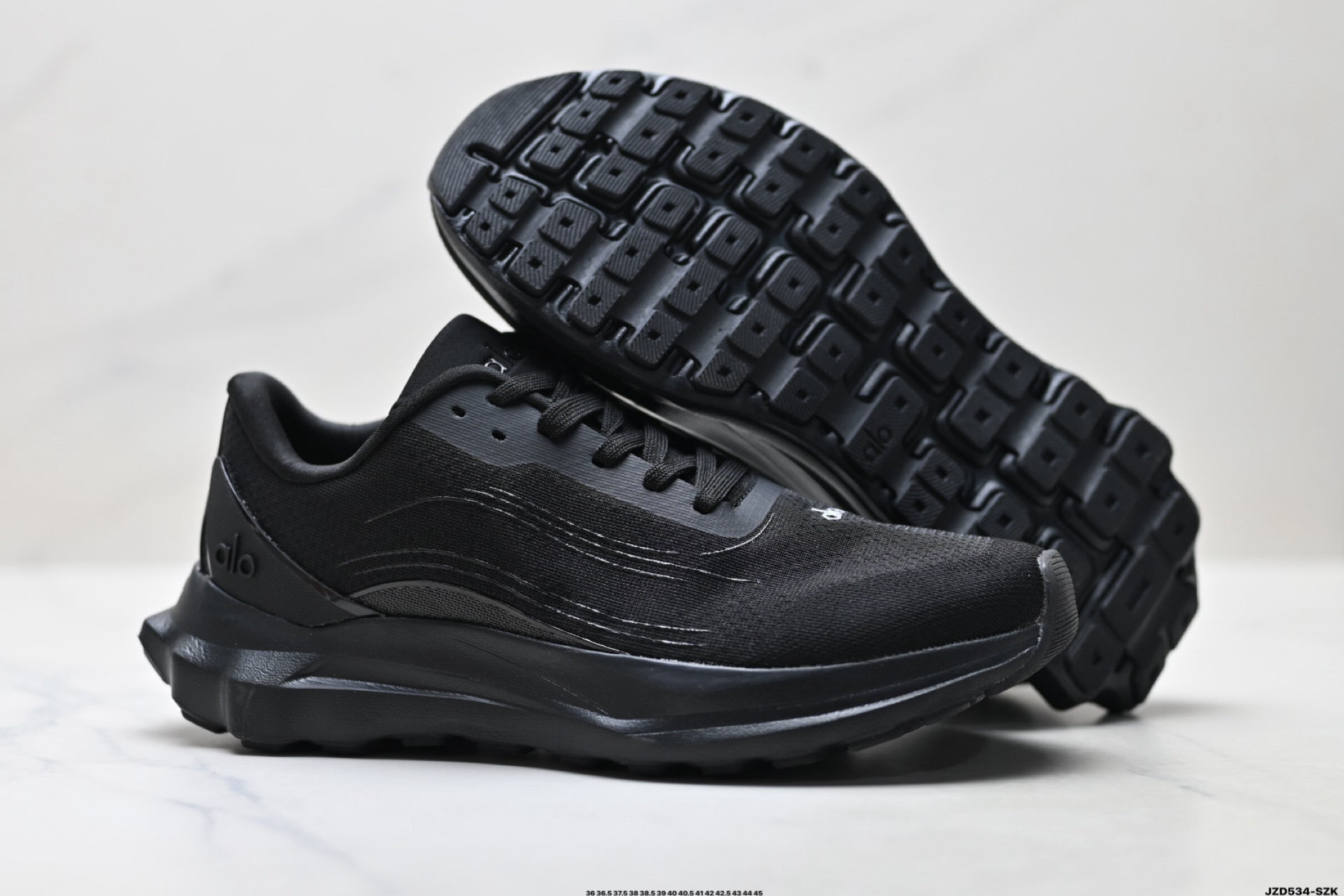 Alo Yoga Alo Runner – Breathable Mesh Low-Top Sneaker | City Commute & Training Black