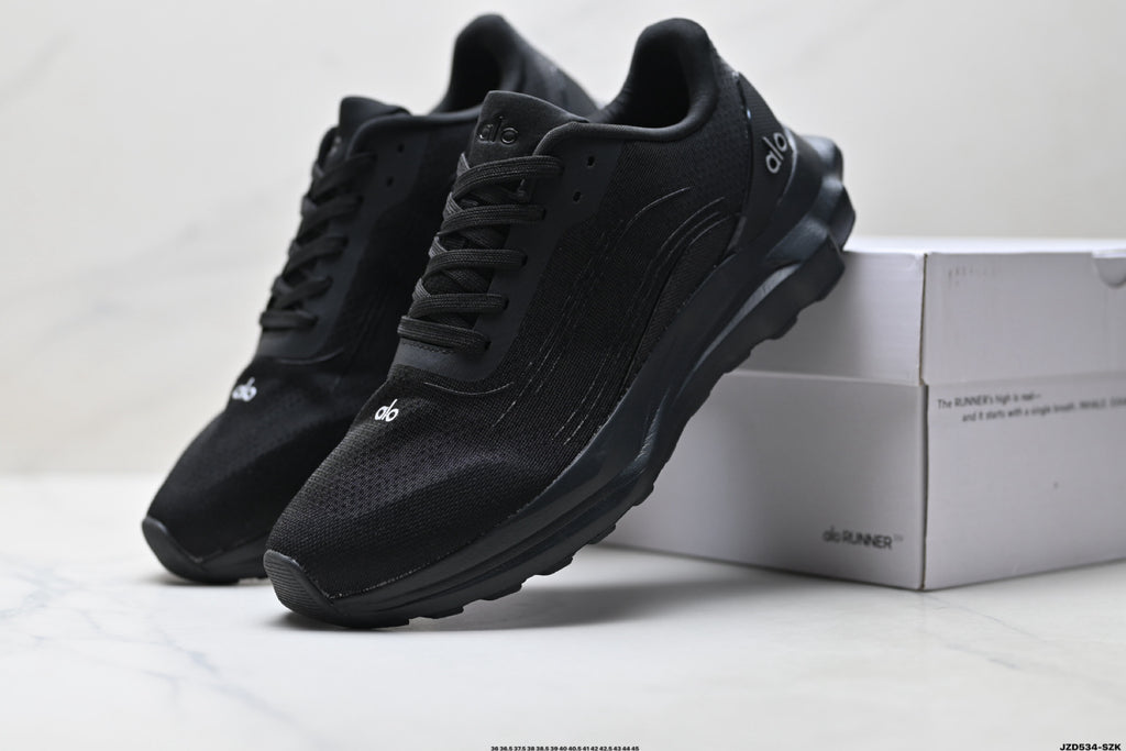 Alo Yoga Alo Runner – Breathable Mesh Low-Top Sneaker | City Commute & Training Black