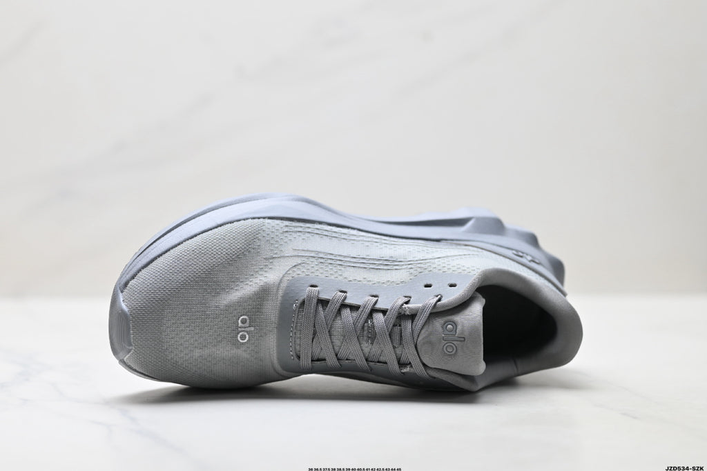 Alo Yoga Alo Runner – Breathable Mesh Low-Top Sneaker | City Commute & Training