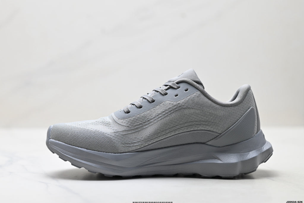 Alo Yoga Alo Runner – Breathable Mesh Low-Top Sneaker | City Commute & Training