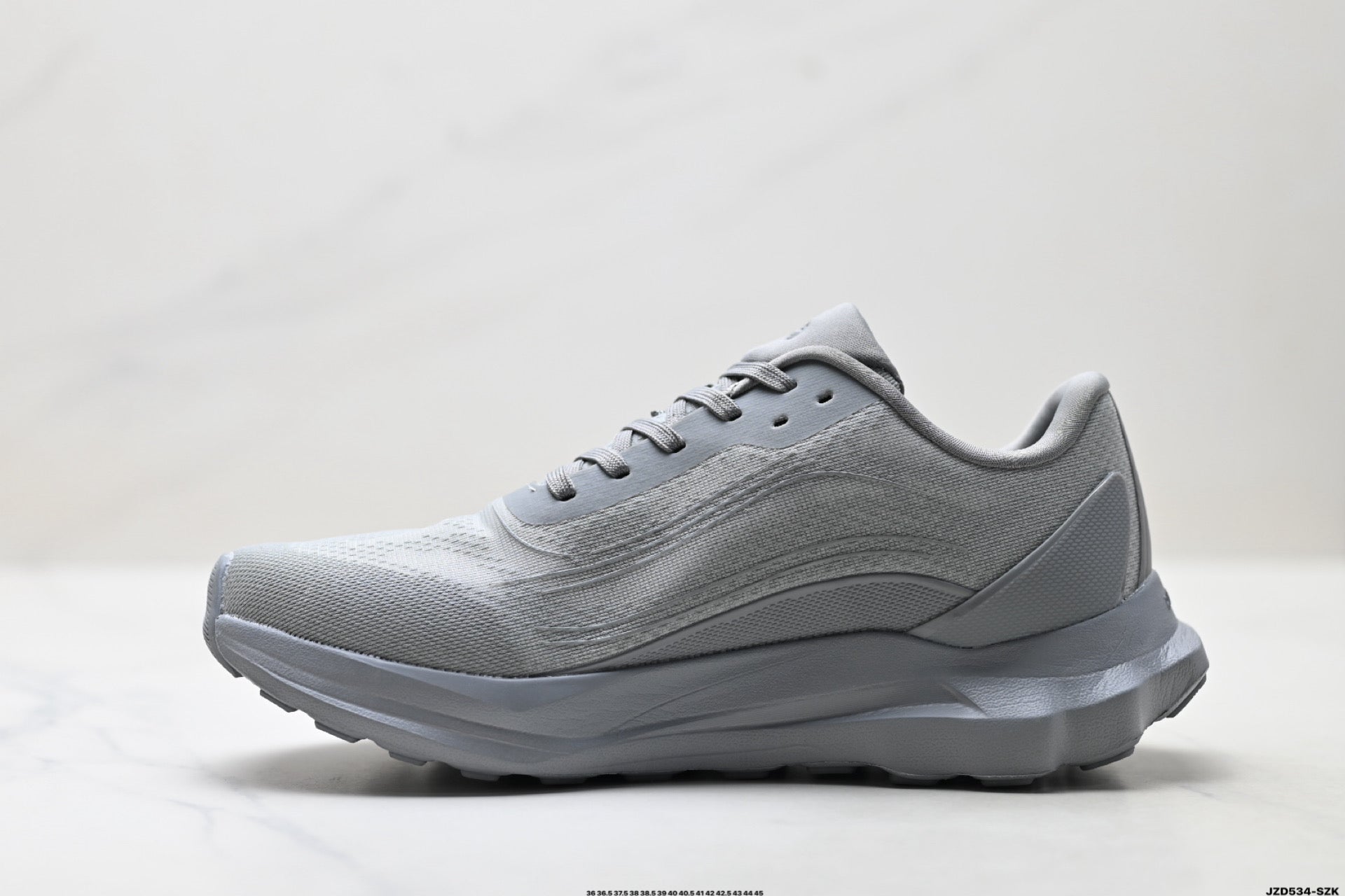 Alo Yoga Alo Runner – Breathable Mesh Low-Top Sneaker | City Commute & Training