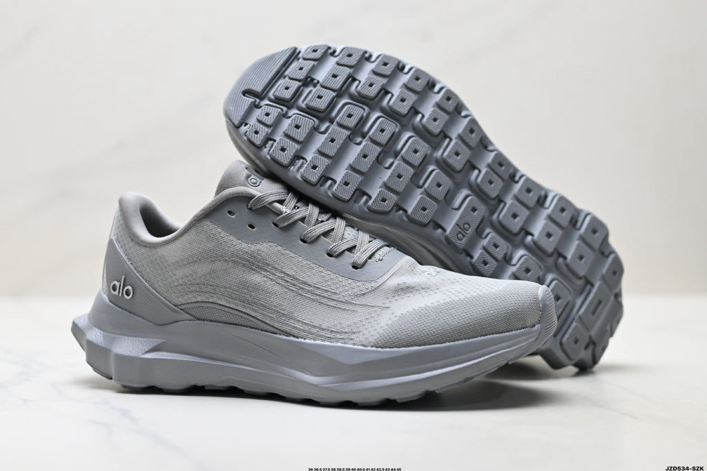 Alo Yoga Alo Runner – Breathable Mesh Low-Top Sneaker | City Commute & Training