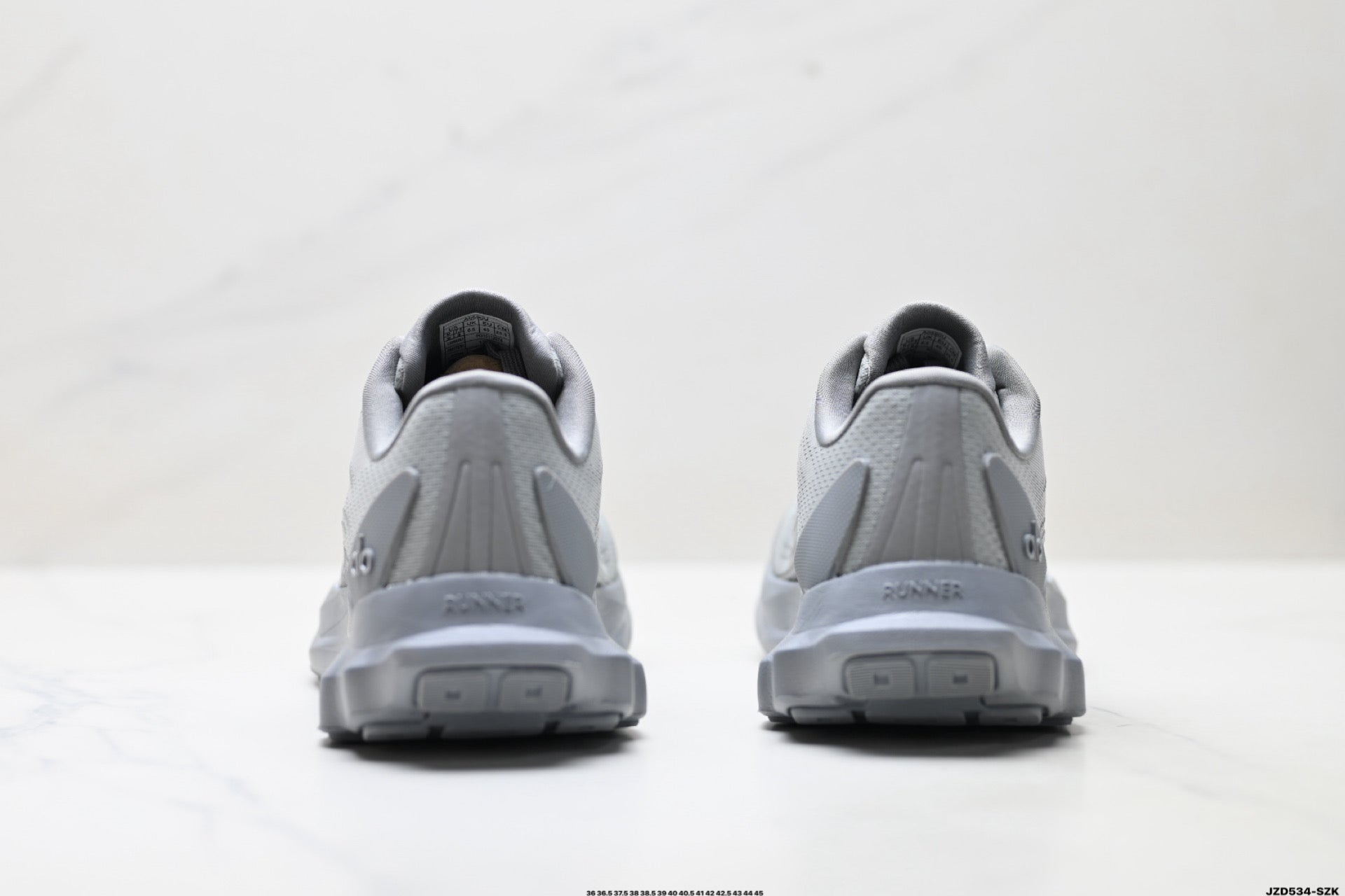 Alo Yoga Alo Runner – Breathable Mesh Low-Top Sneaker | City Commute & Training